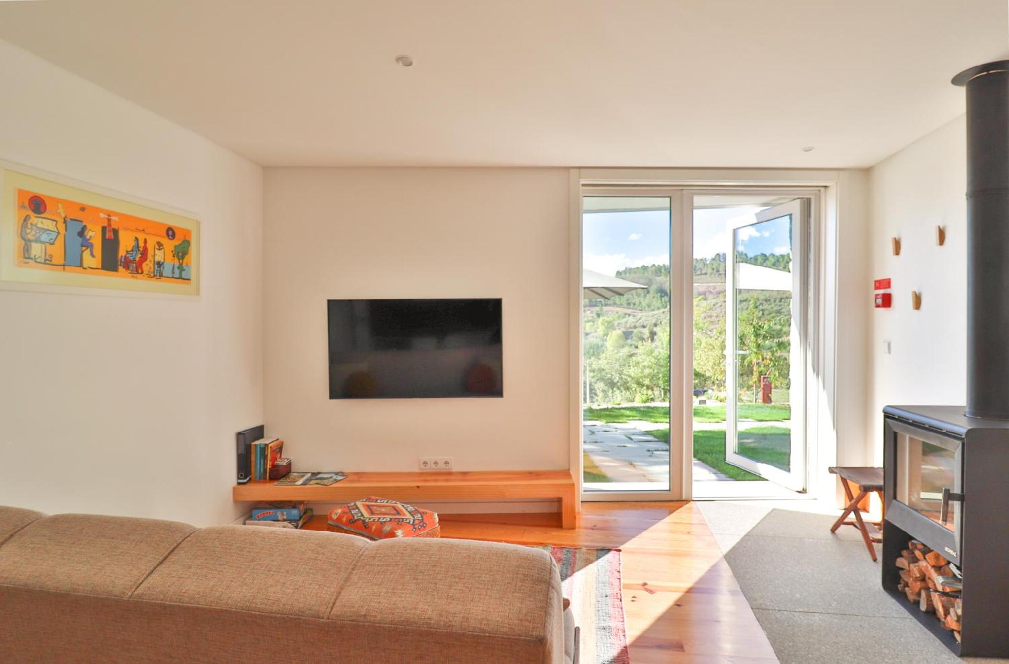 Two-Bedroom House - Photo 1