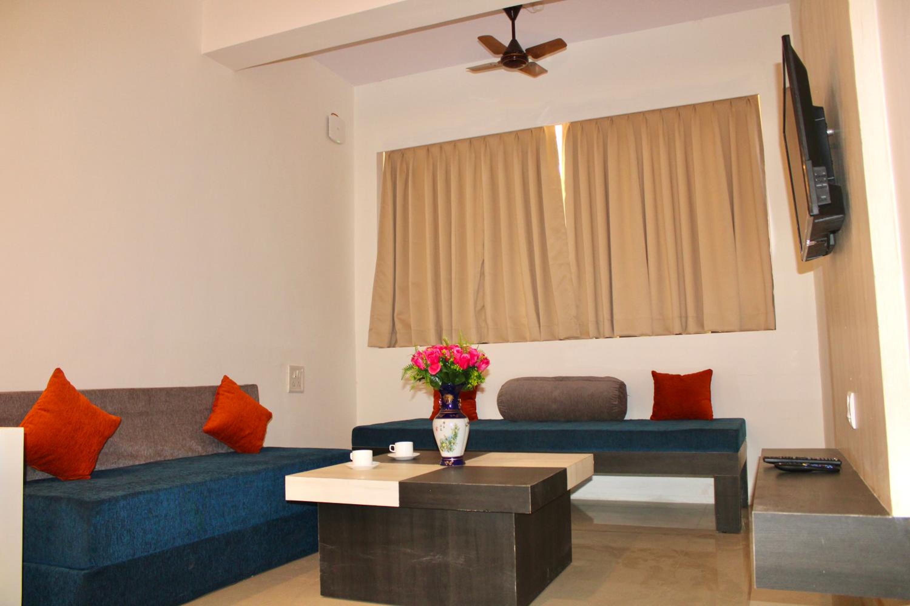 Suite with Balcony - Photo 14