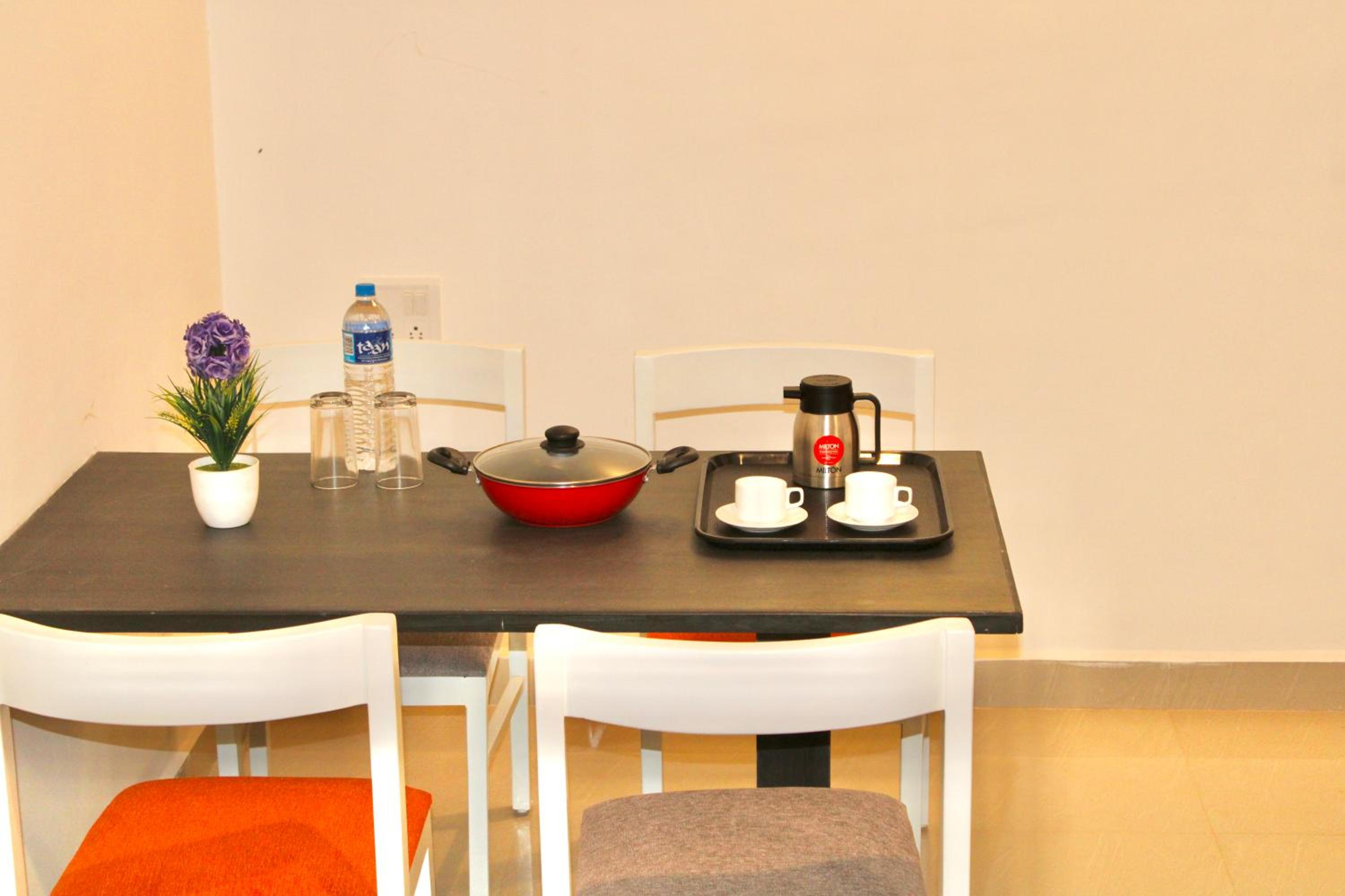 Suite with Balcony - Photo 17