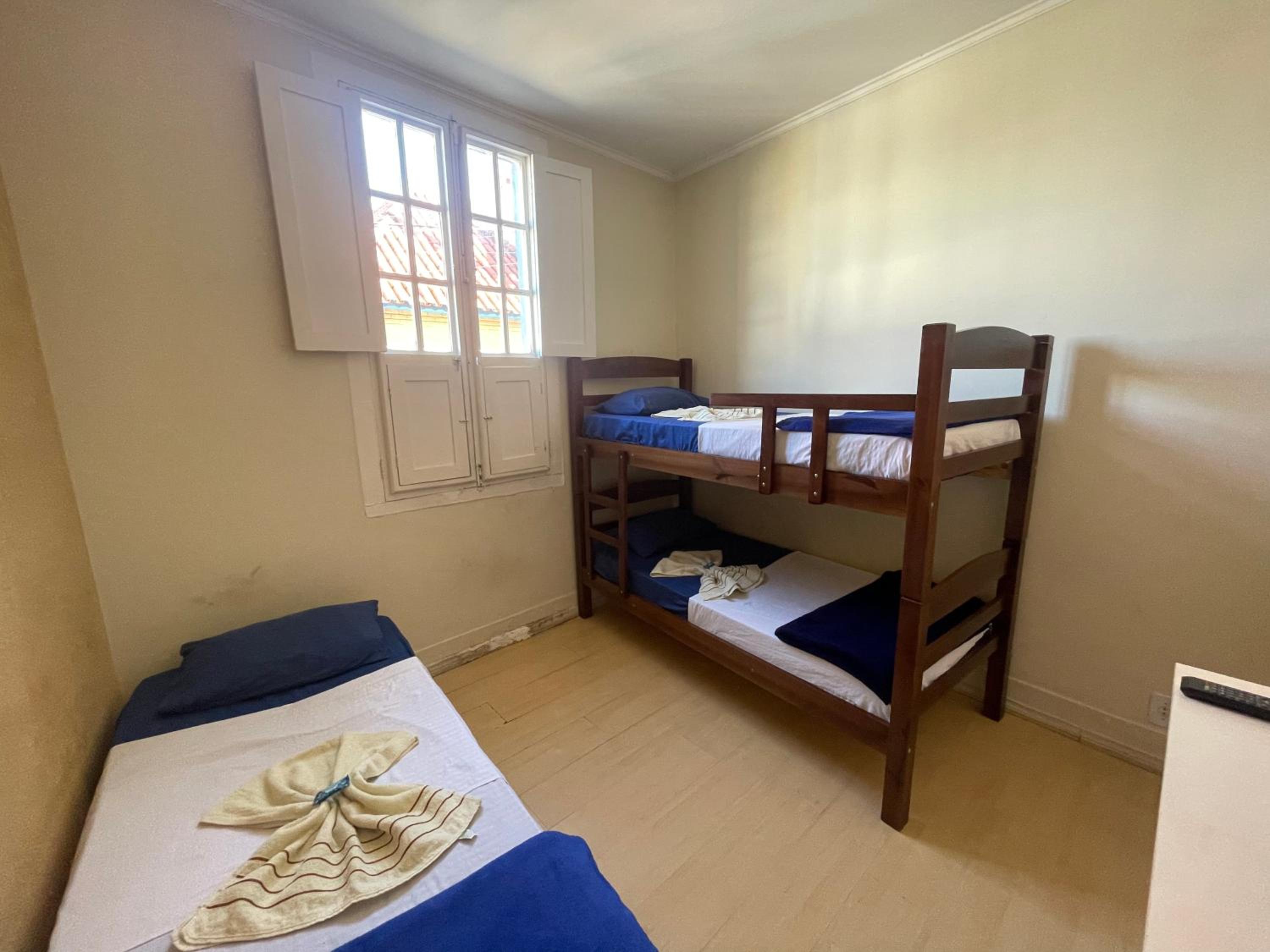 Economy Triple Room with Shared Bathroom photo 1