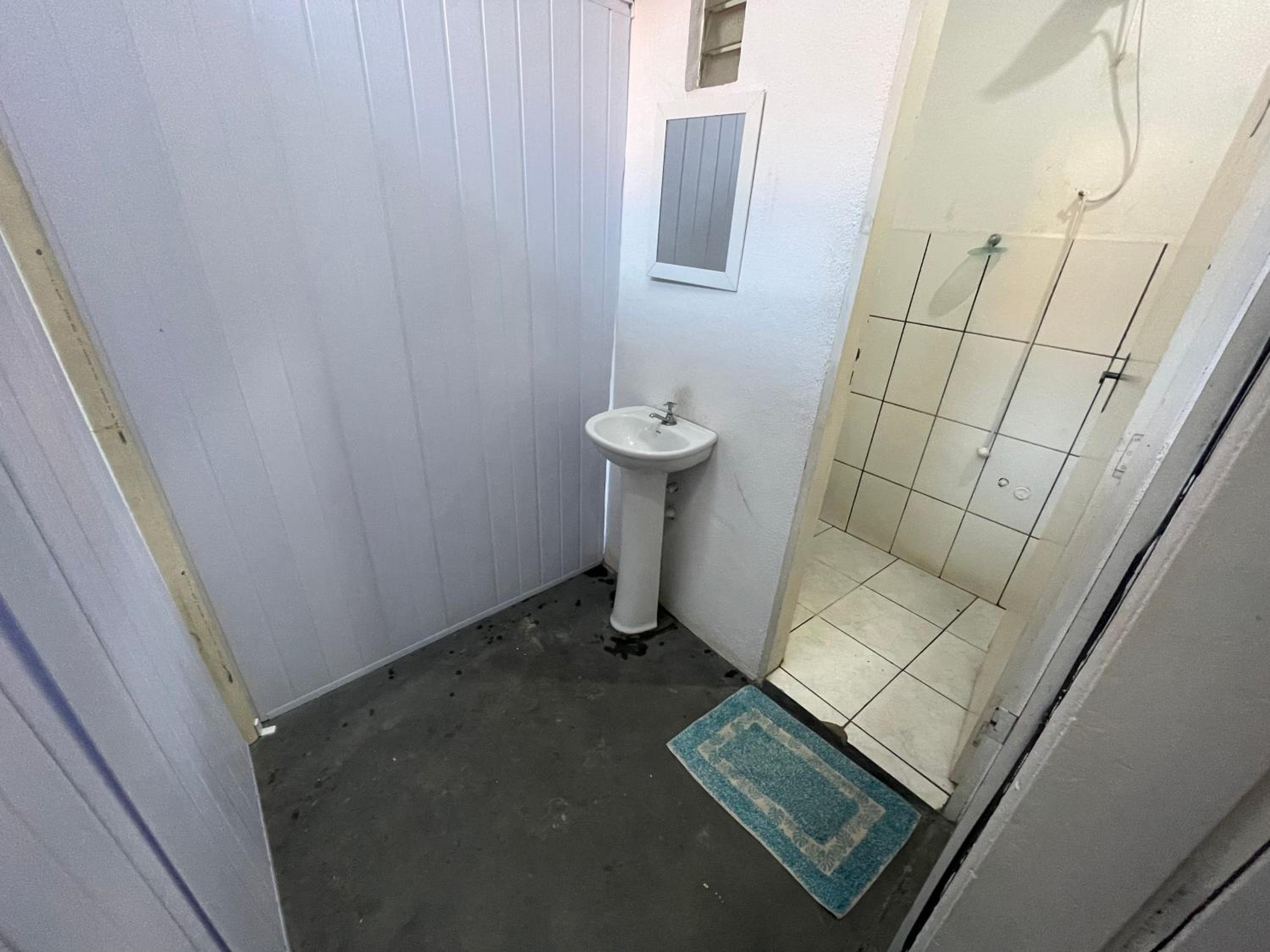 Triple Room with Private External Bathroom - Photo 3