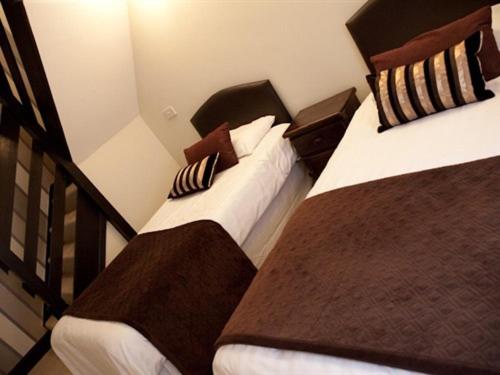 Twin Room with Private Bathroom