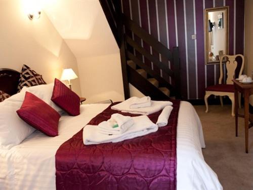 Double Room with Private Bathroom - Photo 12