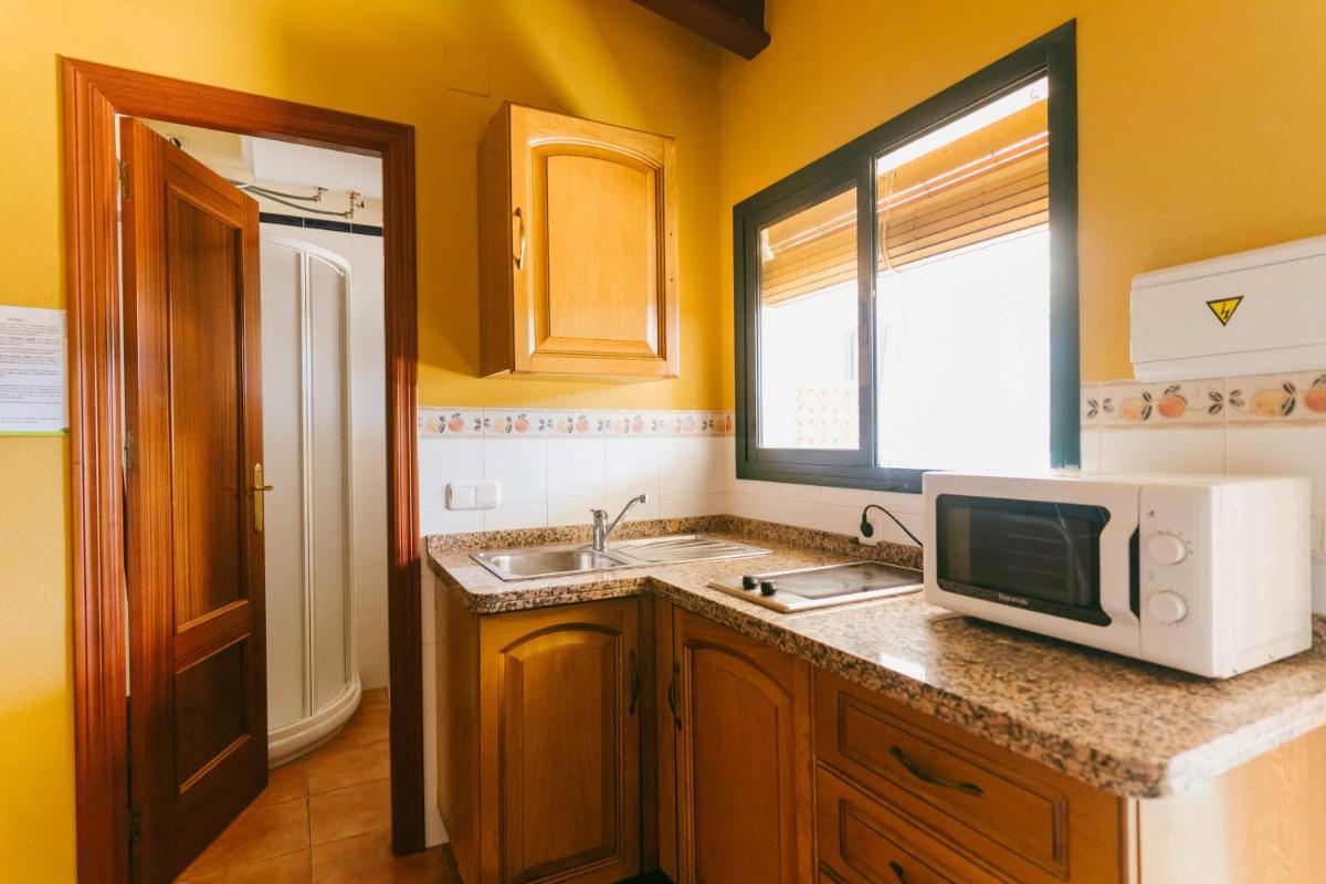 Studio (3 Adults)