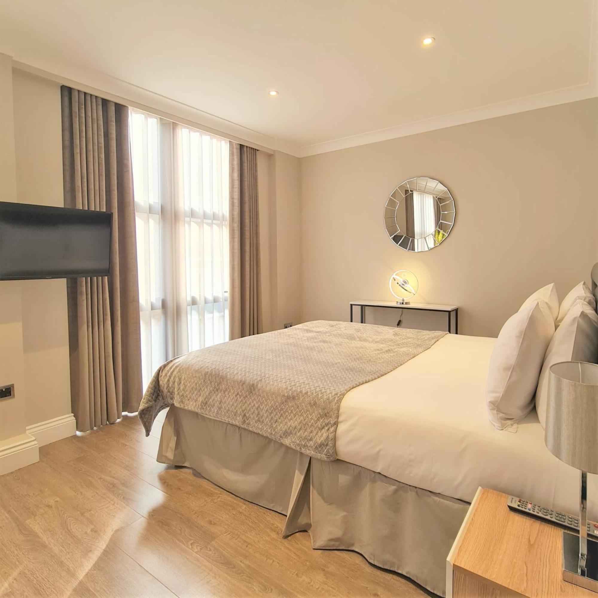 Deluxe Studio Suite