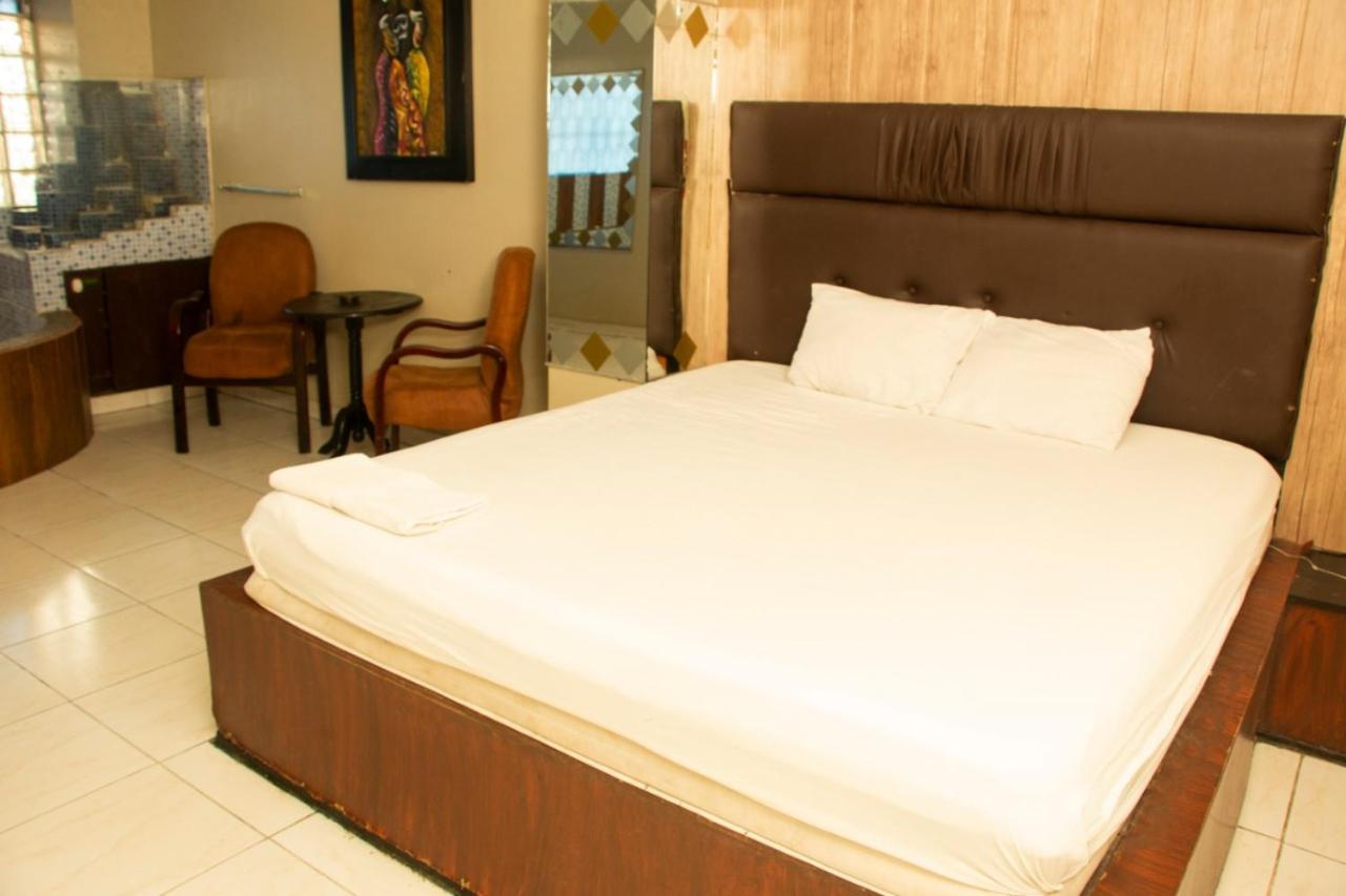 Deluxe King Room photo 1