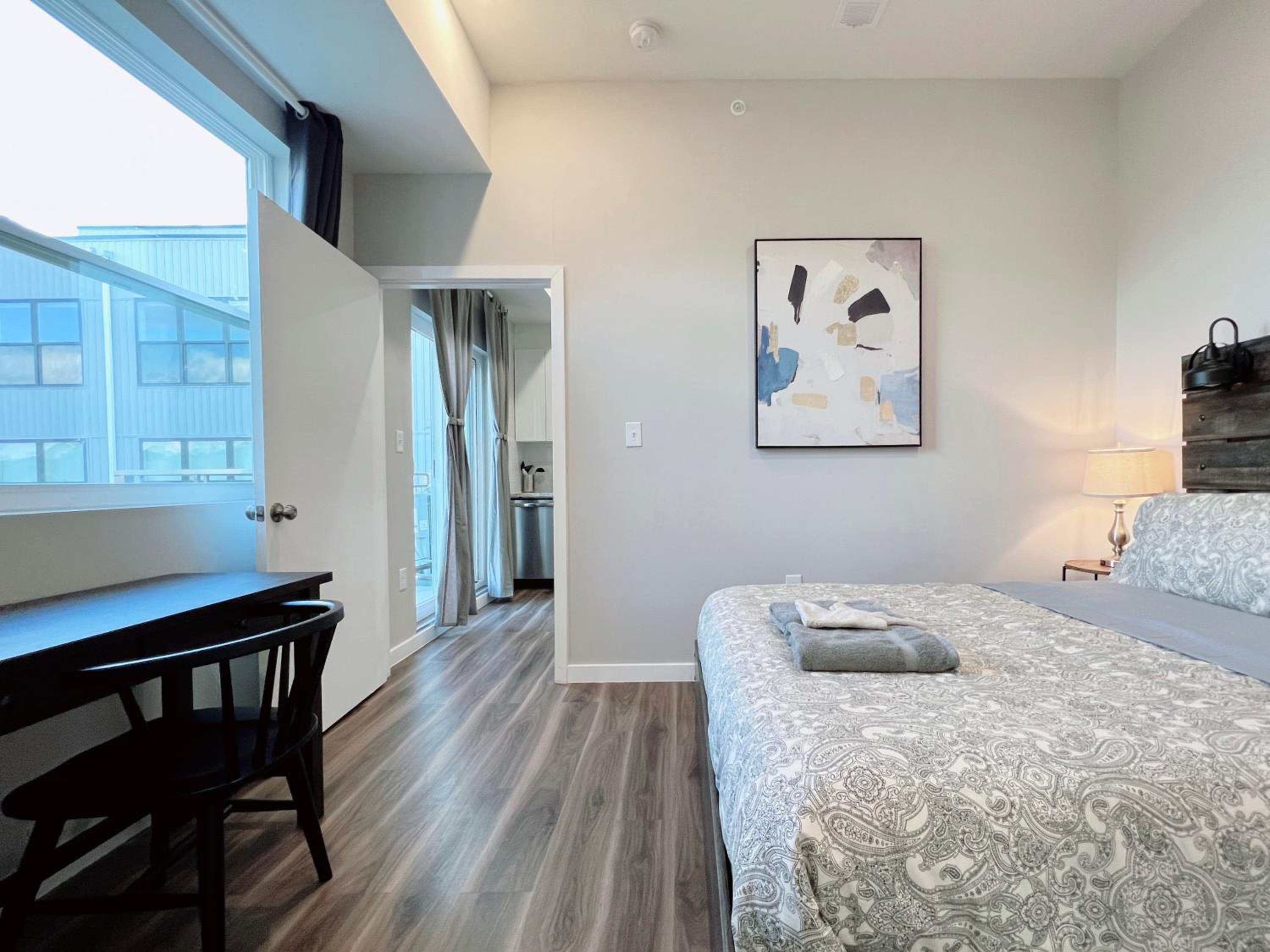 One-Bedroom Apartment - Photo 2