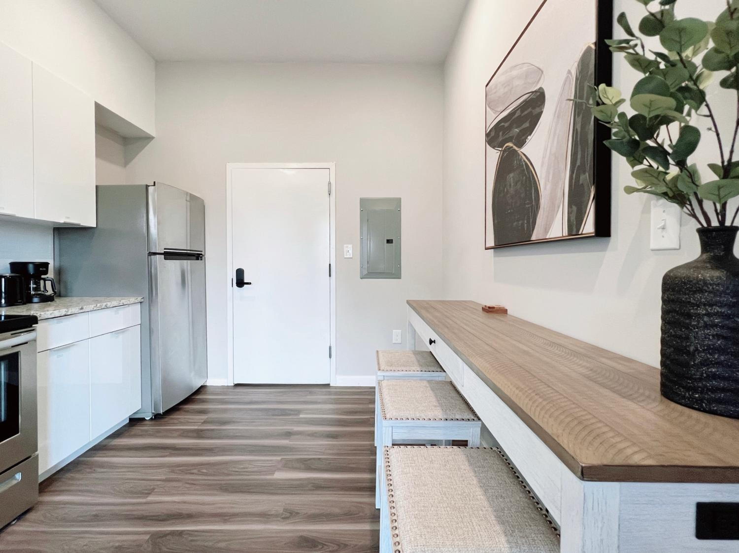 One-Bedroom Apartment - Photo 7