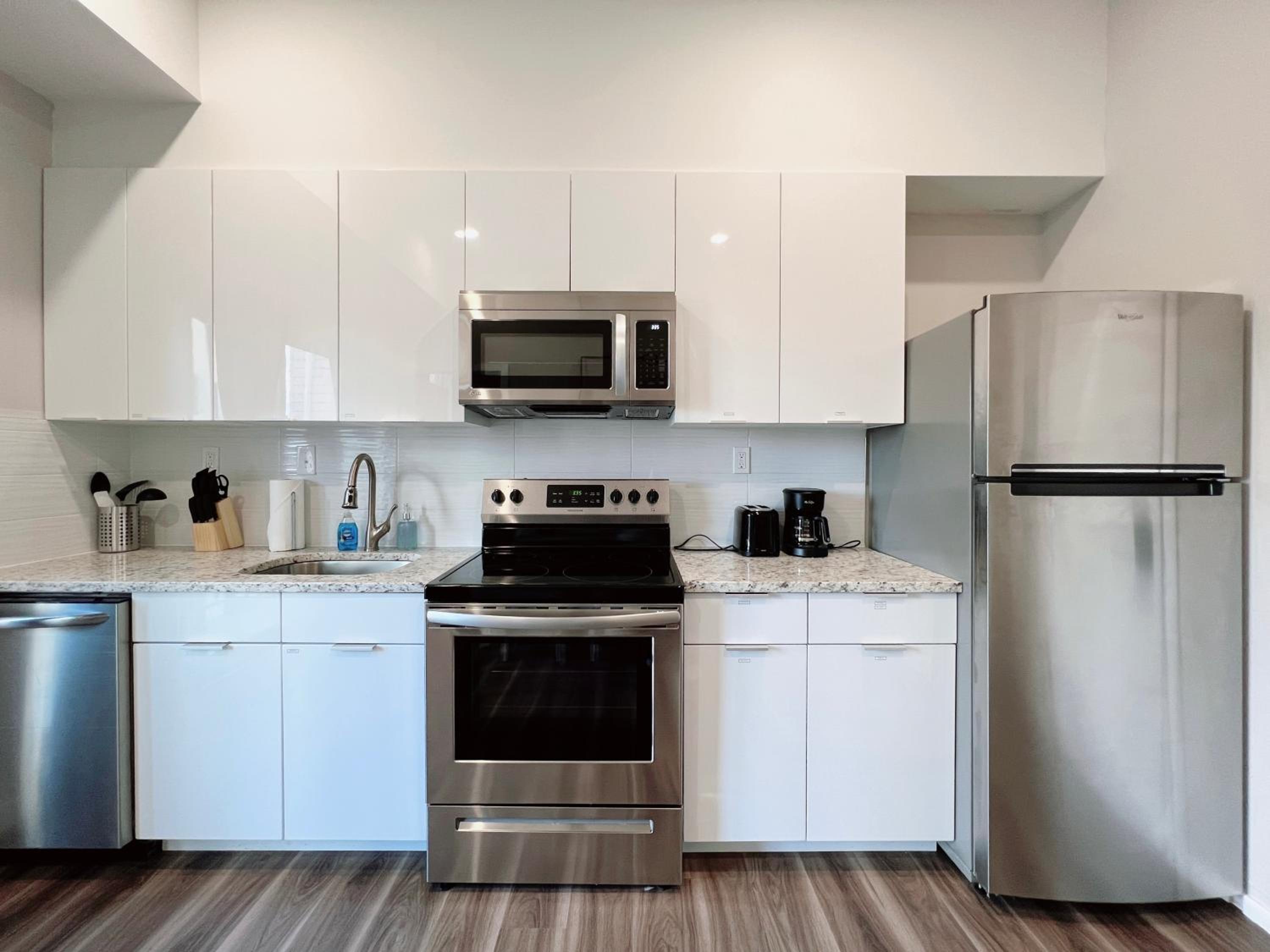 One-Bedroom Apartment - Photo 6