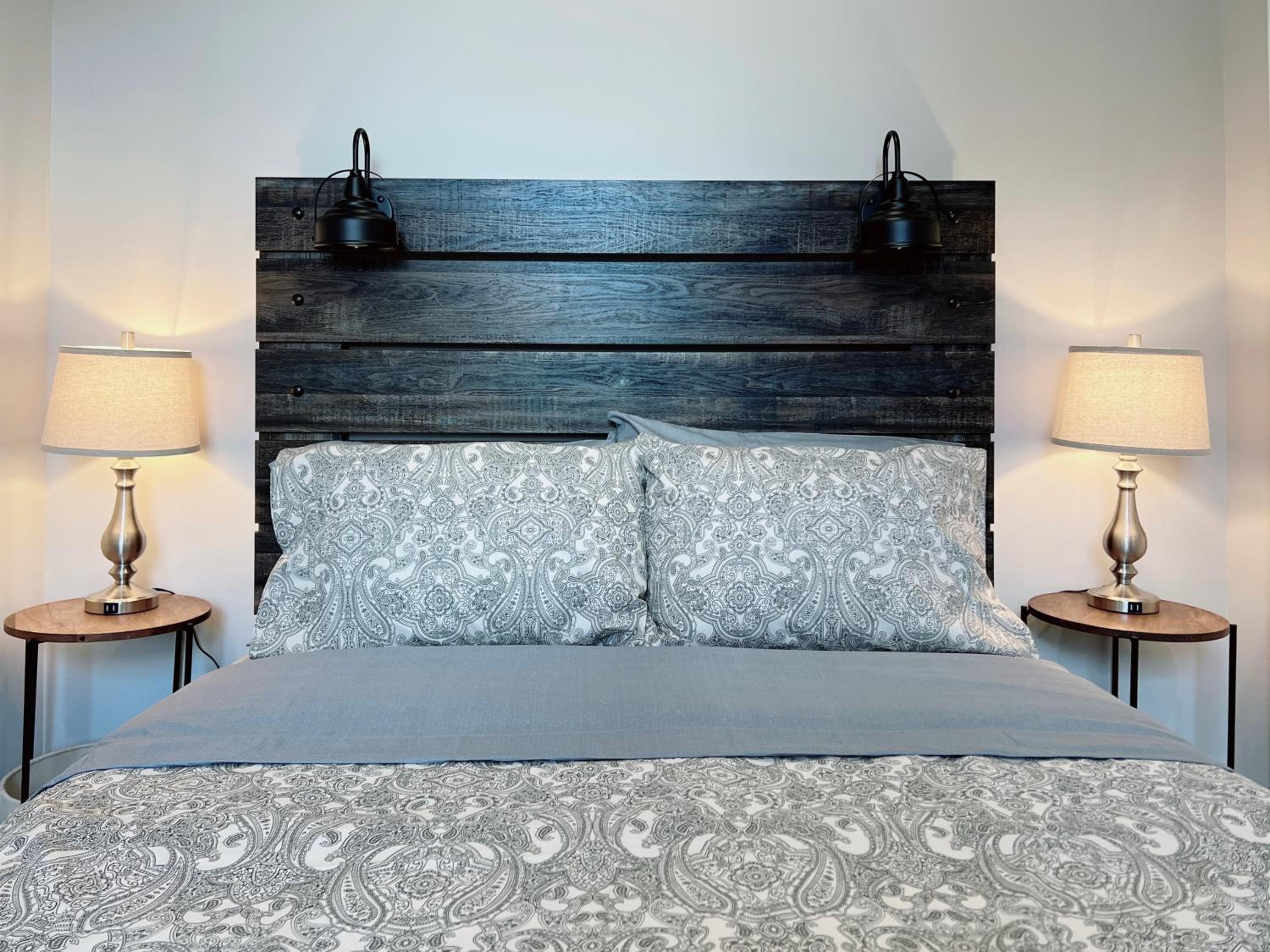 One-Bedroom Apartment - Photo 1