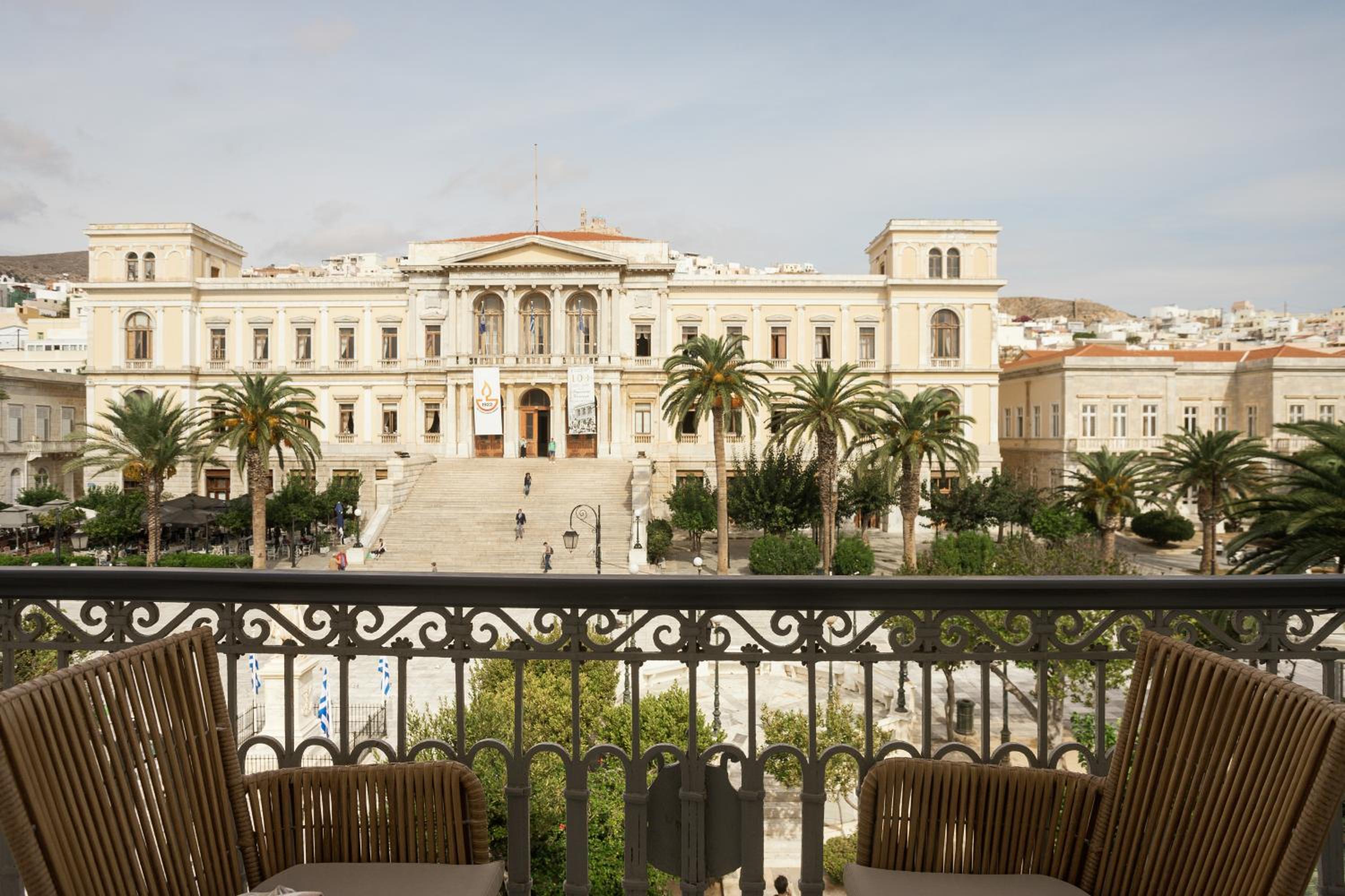Signature Suite with Balcony & City View photo 3