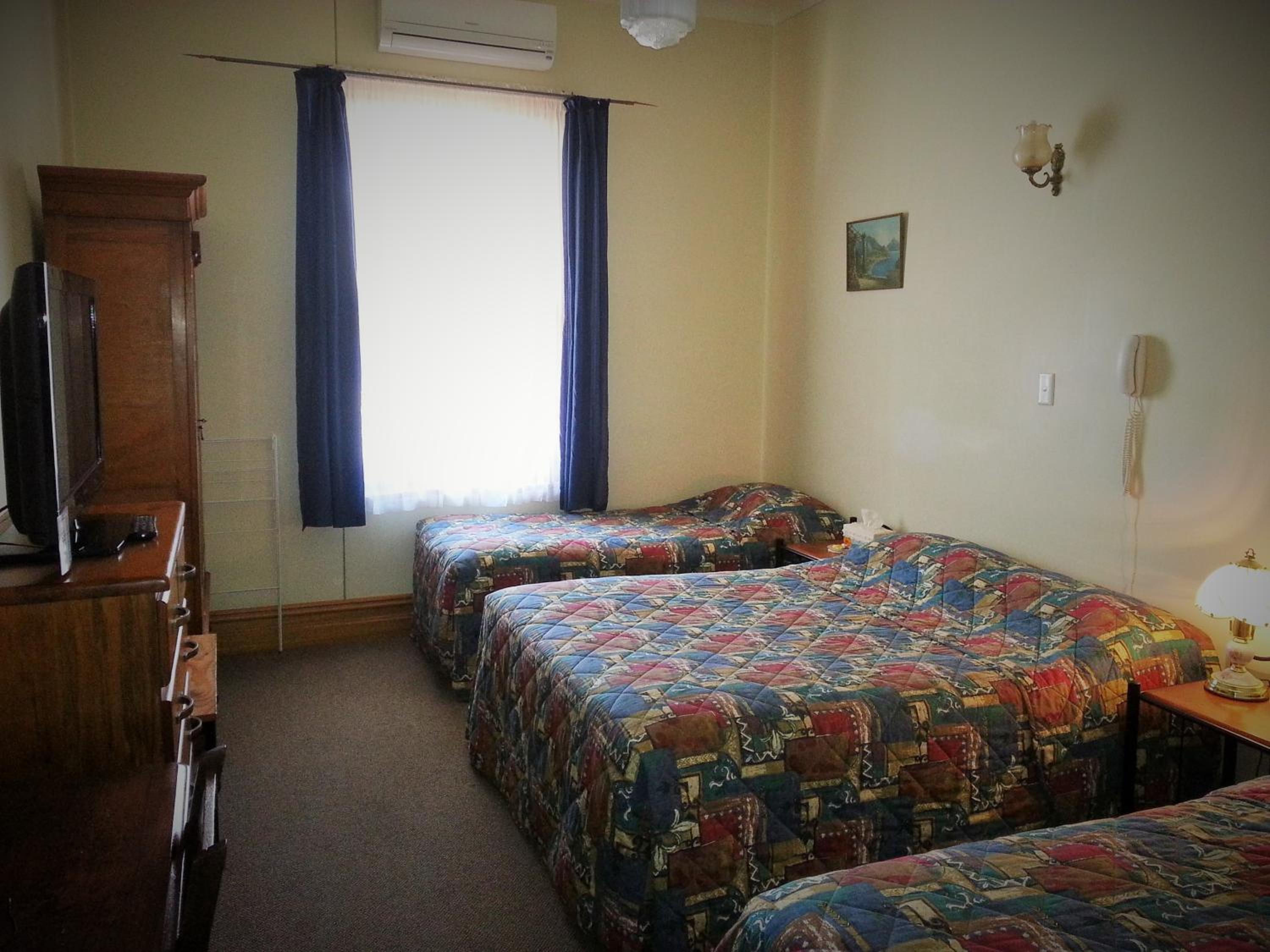 Deluxe Family Studio - Photo 1