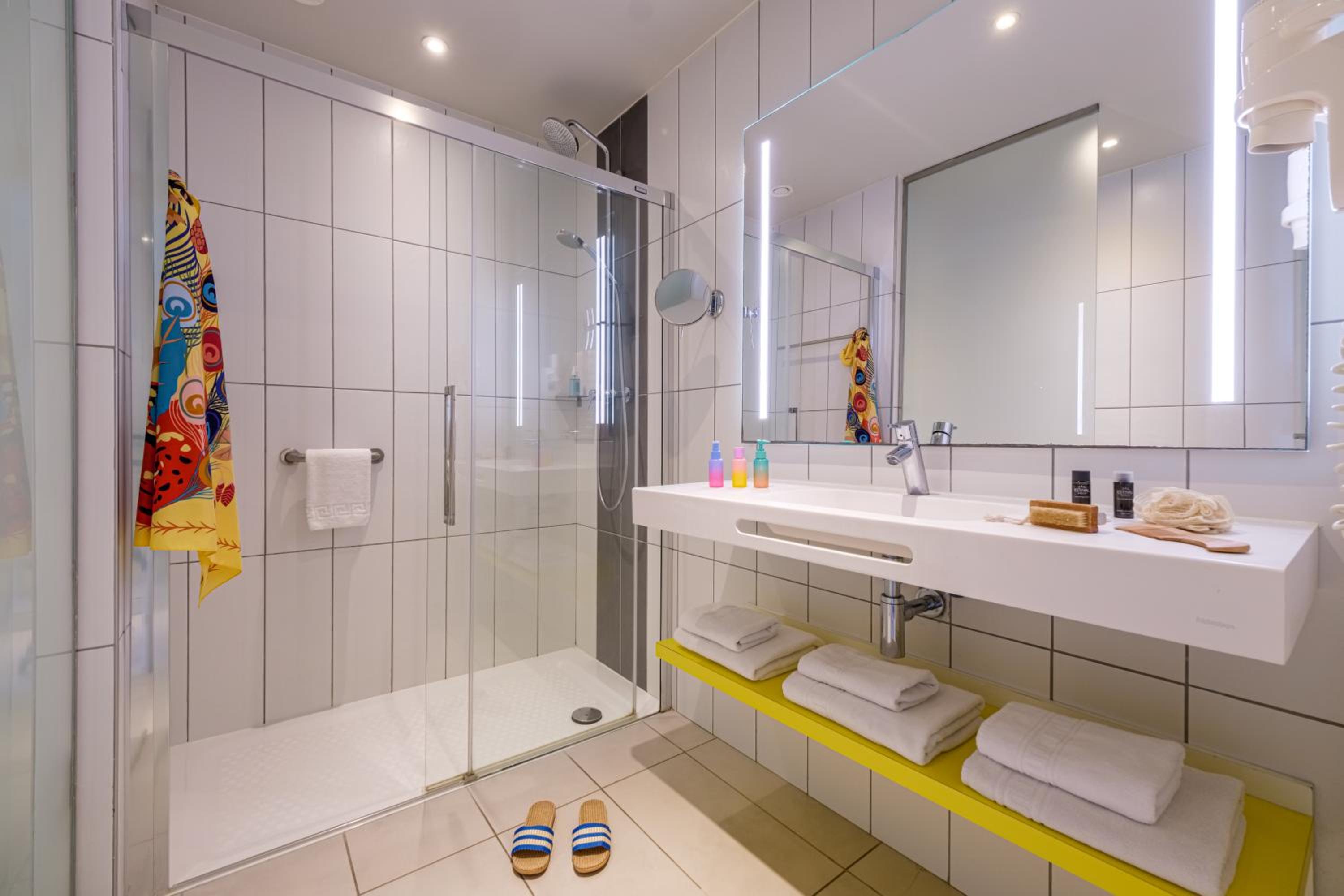 Double or Twin Room - Photo 4