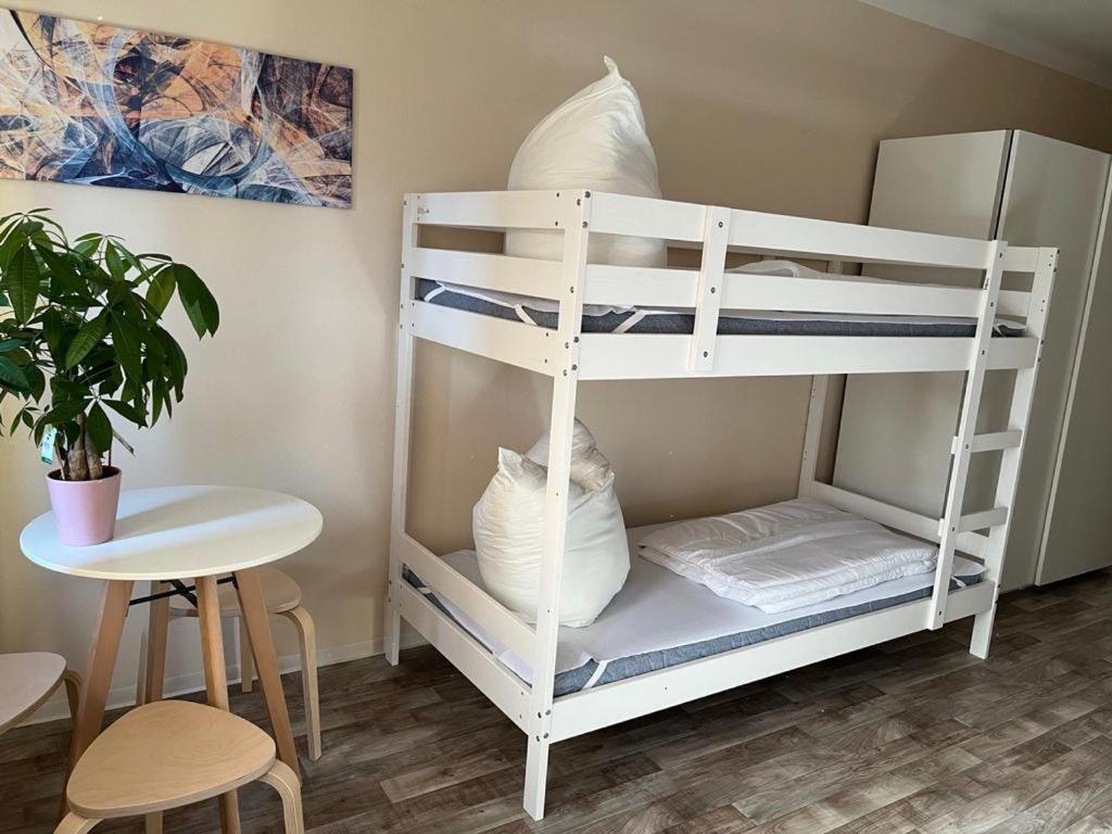 Five-Bedroom House photo 1