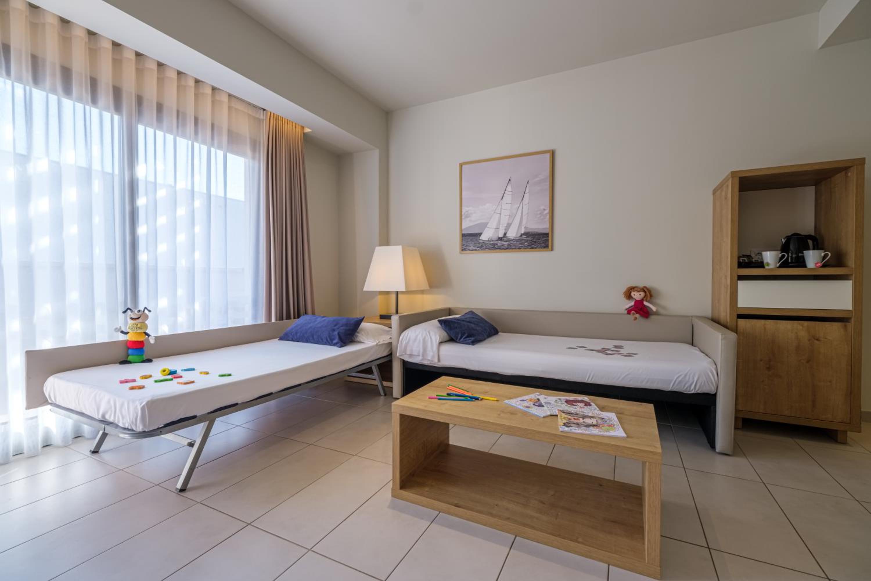 Junior Suite (2 Adults + 2 Children) - Photo 2