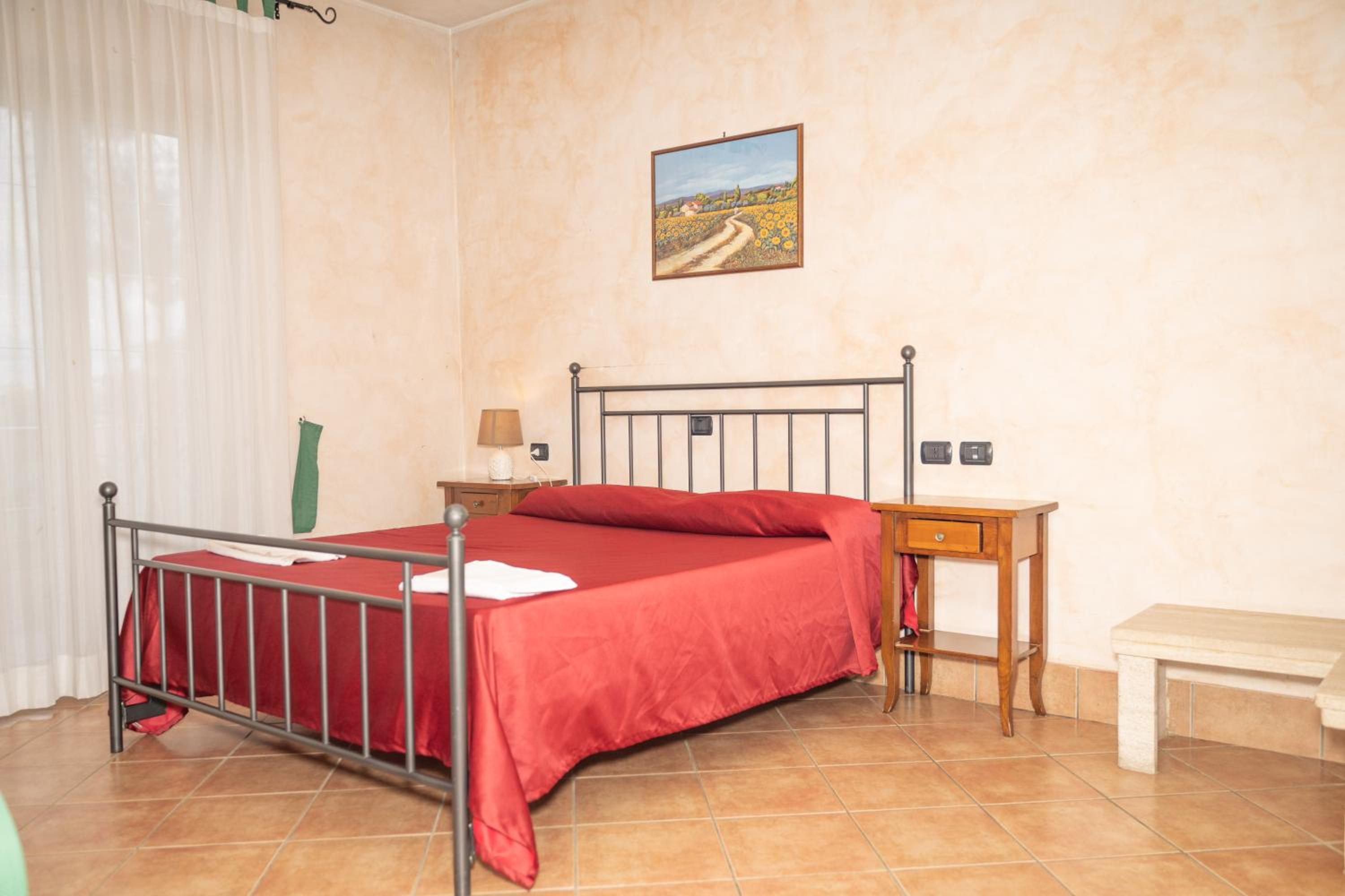 Double Room - Photo 4