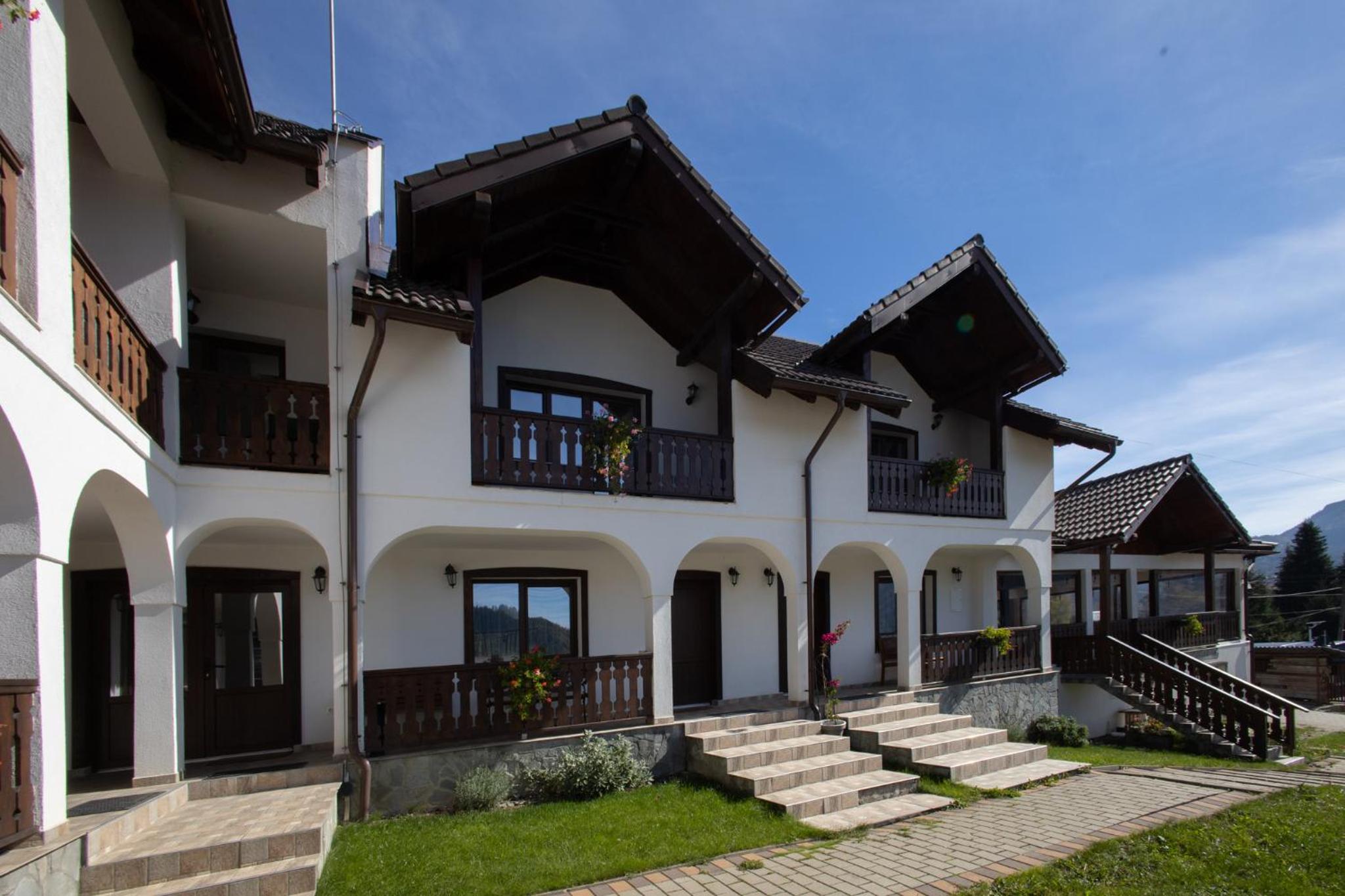Apartment with Lake View photo 3