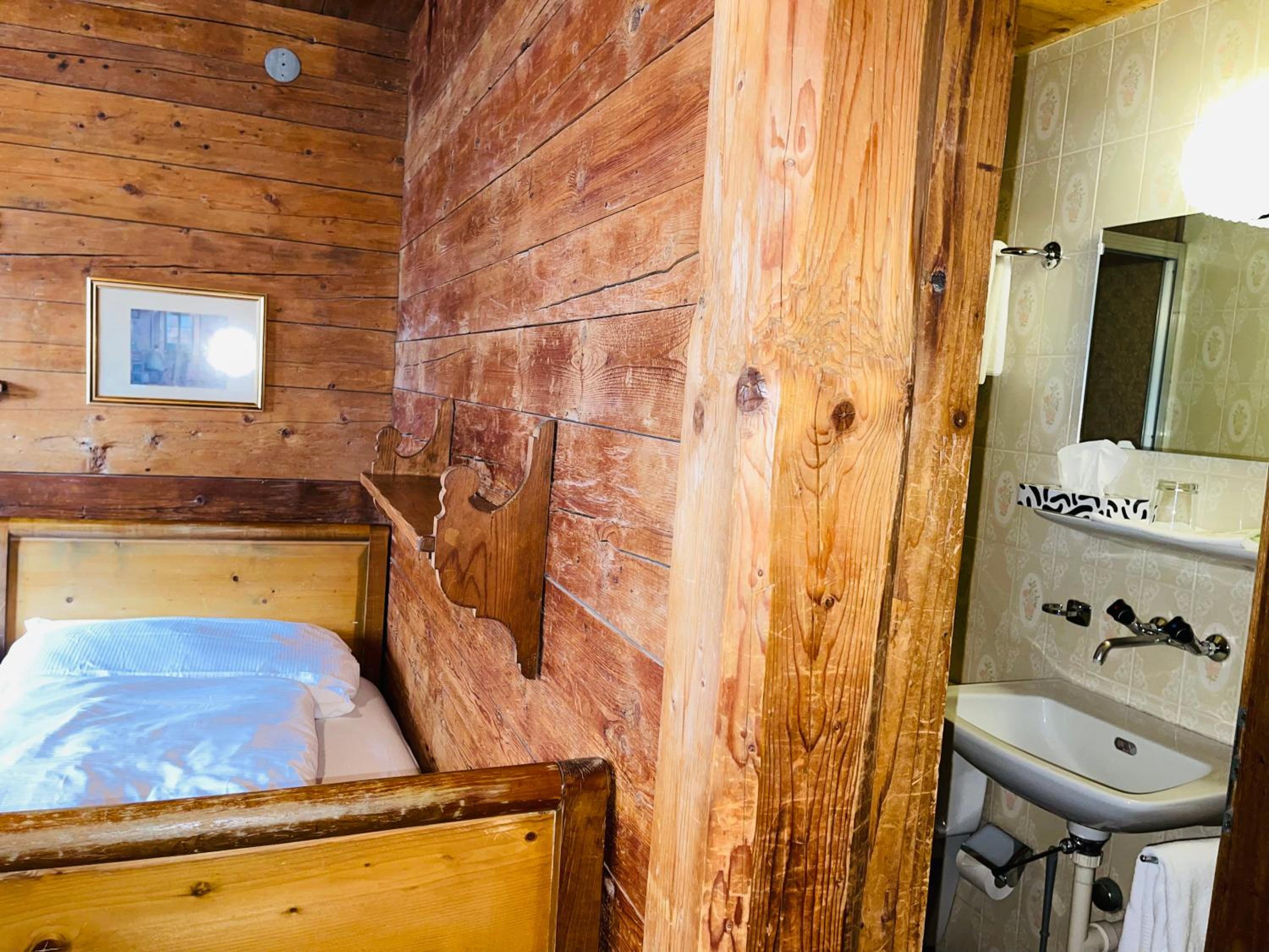 Standard Single Room with Shower