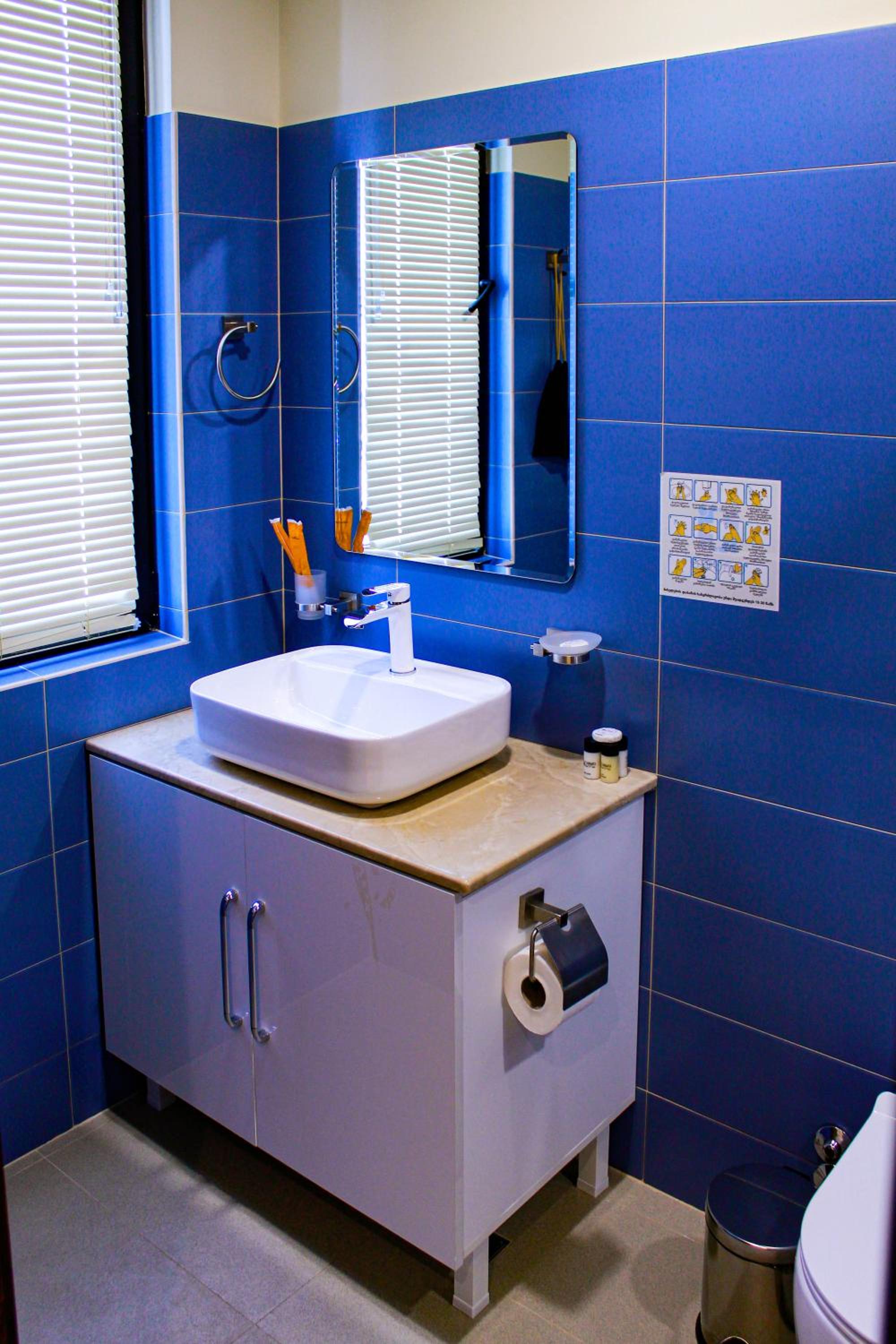 Standard Twin Room - Photo 5