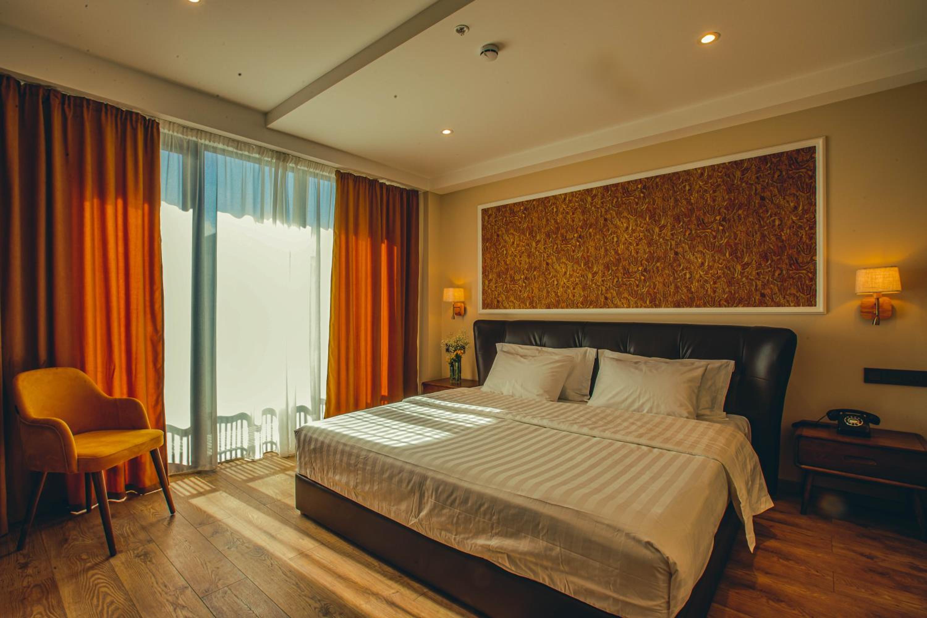 Standard King Room photo 2