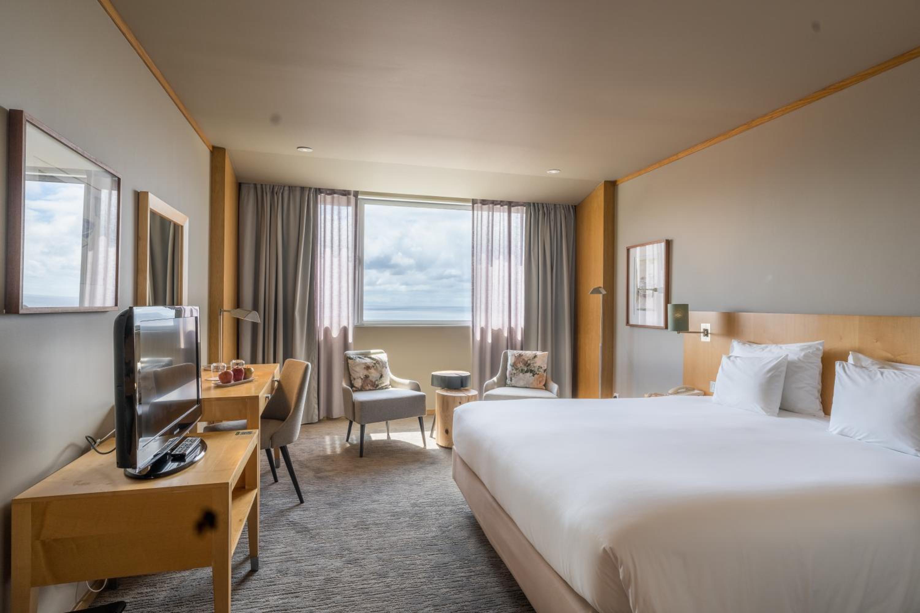 Standard Double or Twin Room - Photo 2