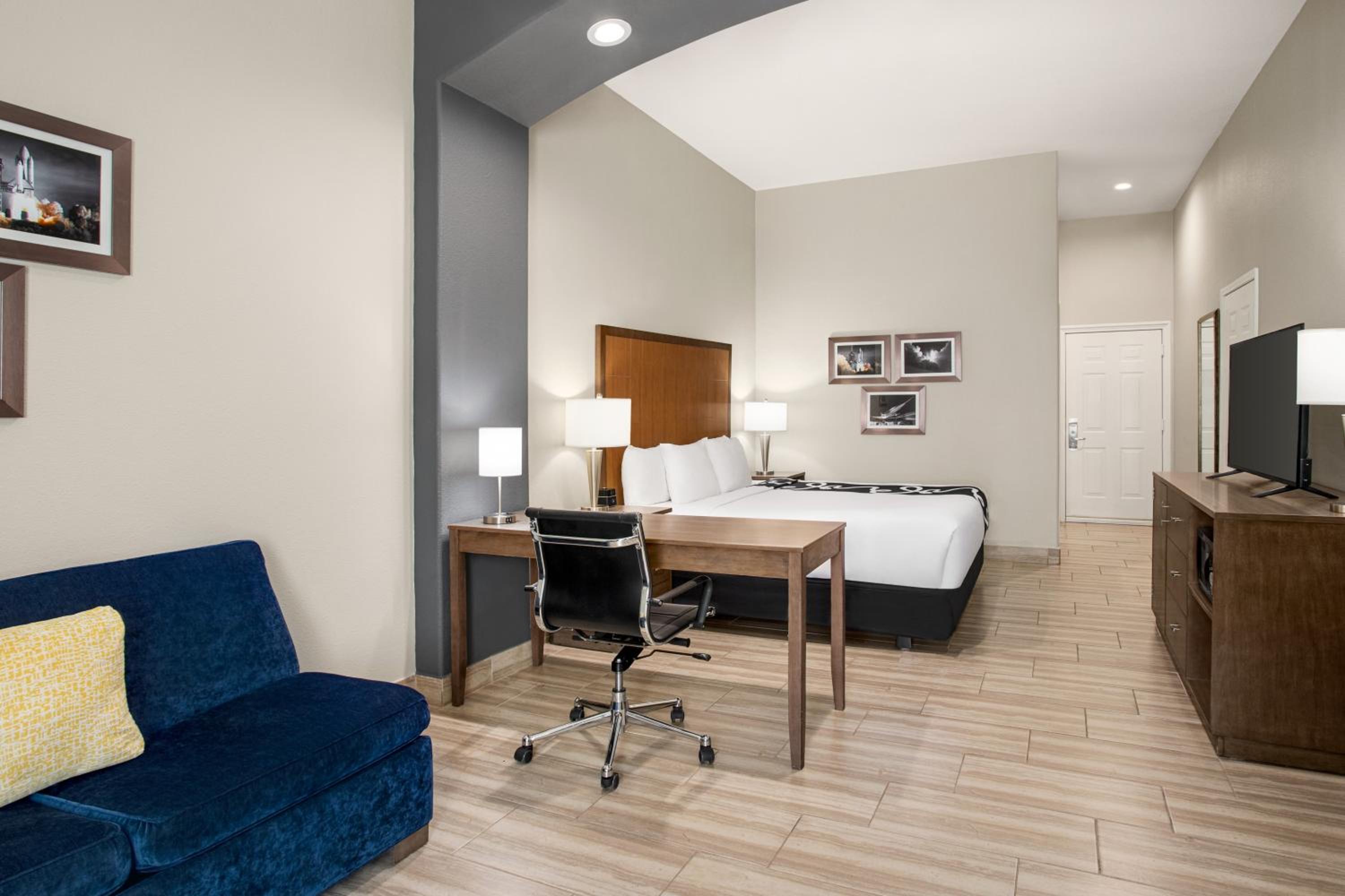 Executive King Room - Photo 4