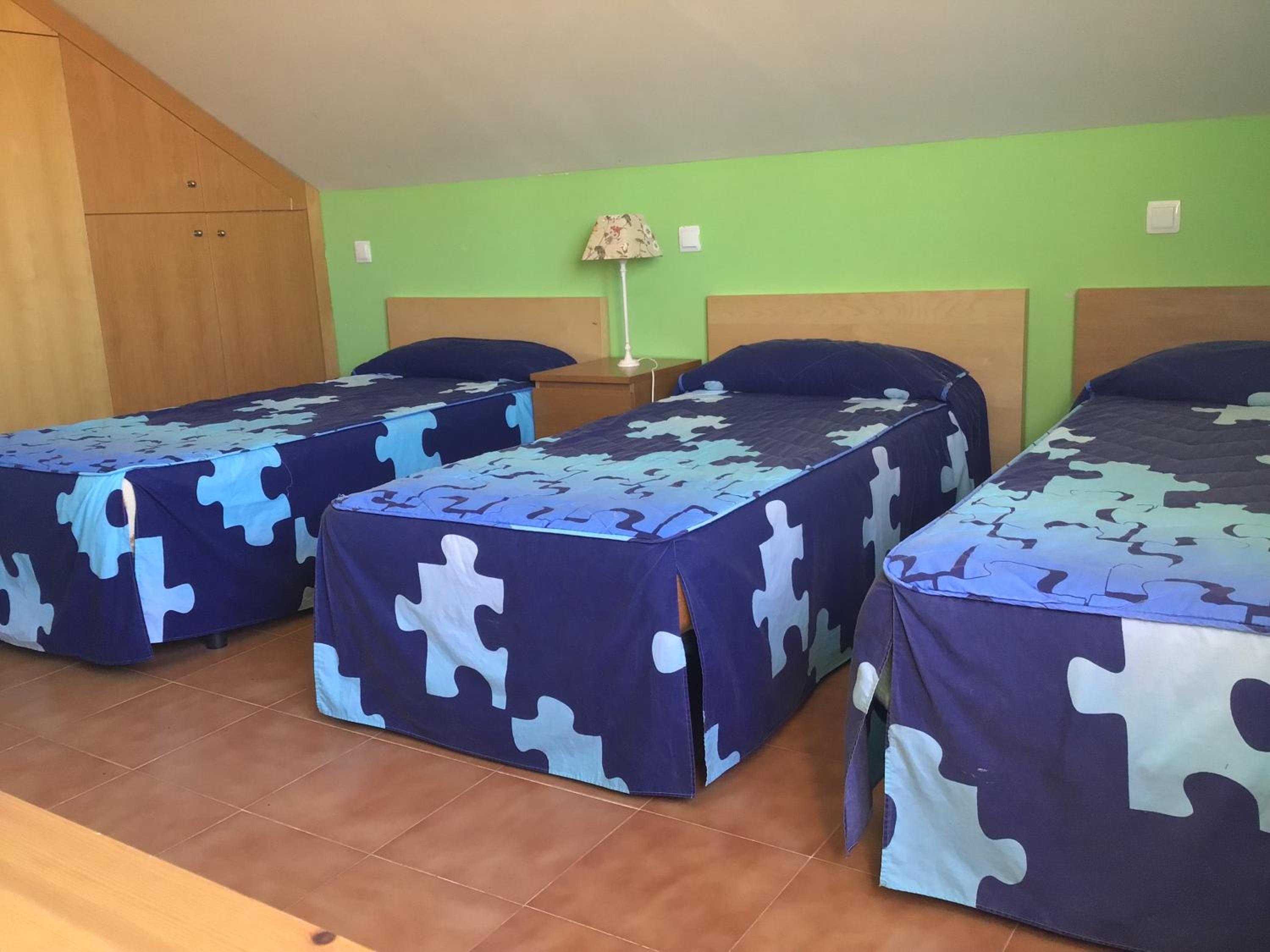 Six-Bedroom House - Photo 21