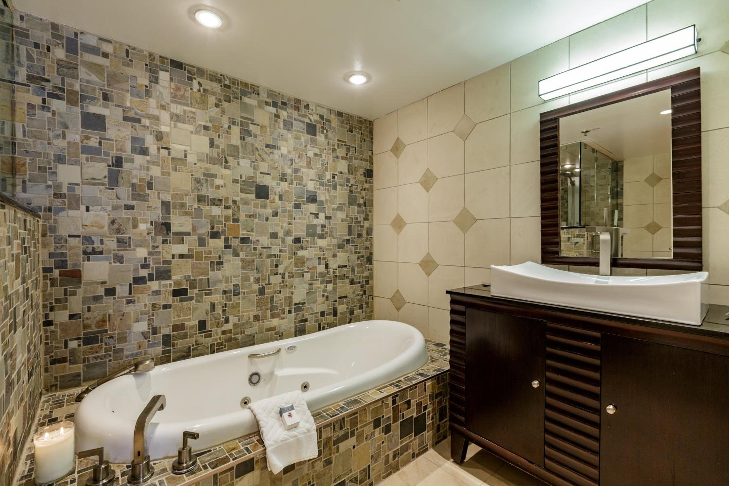 Deluxe Junior Suite - Photo 2