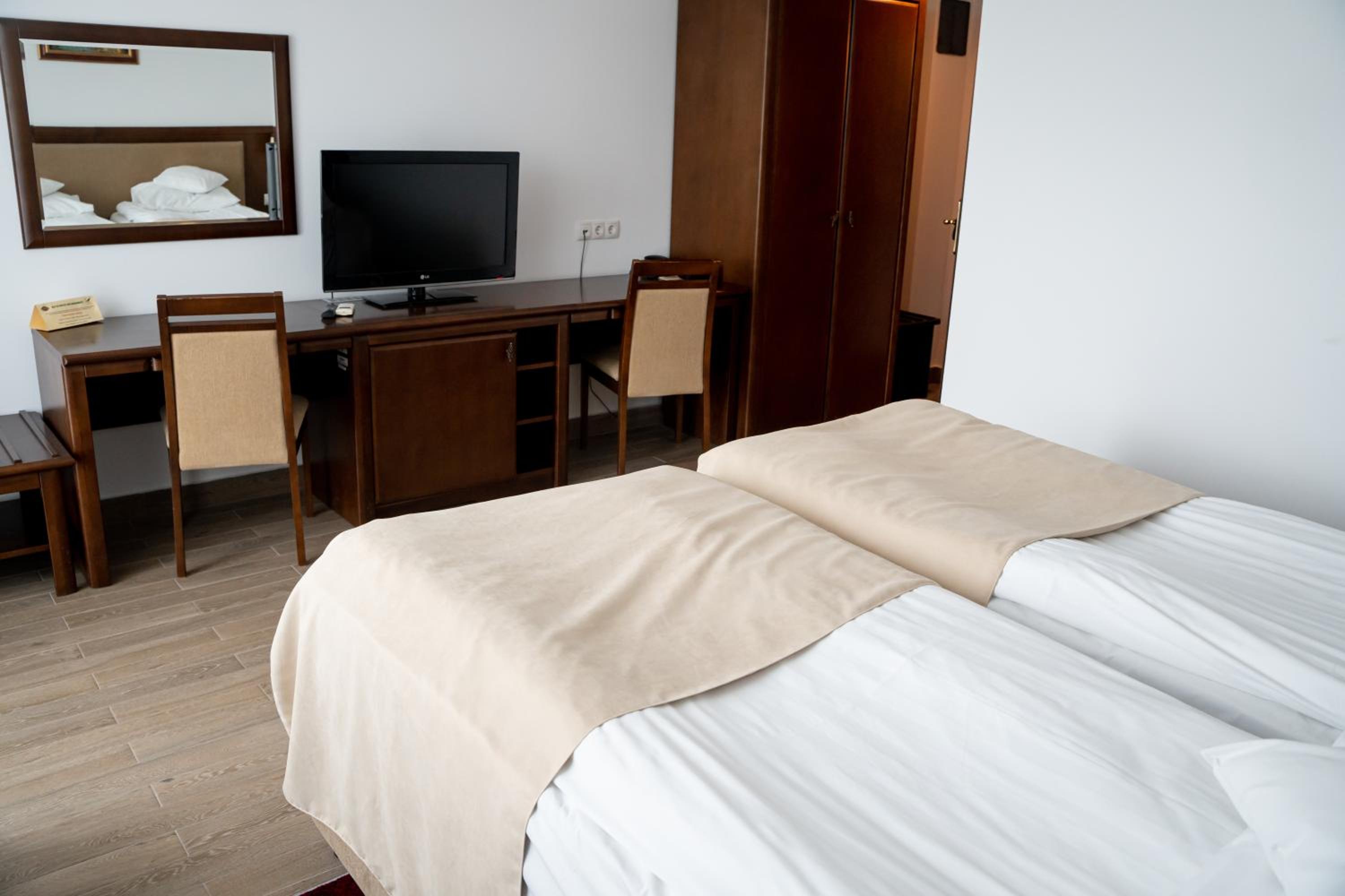 Standard Twin Room photo 3