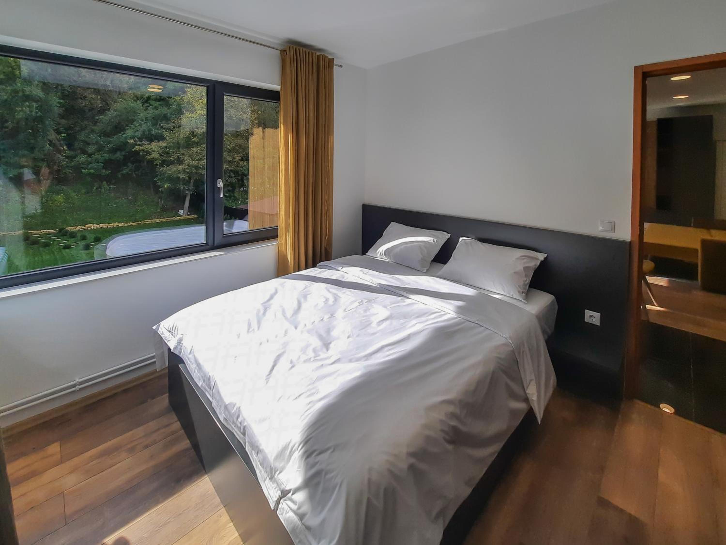 One-Bedroom Apartment - Photo 8