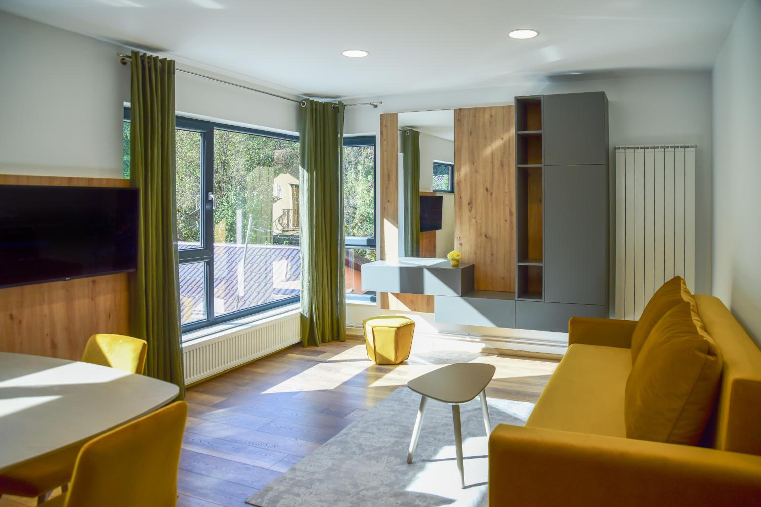 One-Bedroom Apartment - Photo 1