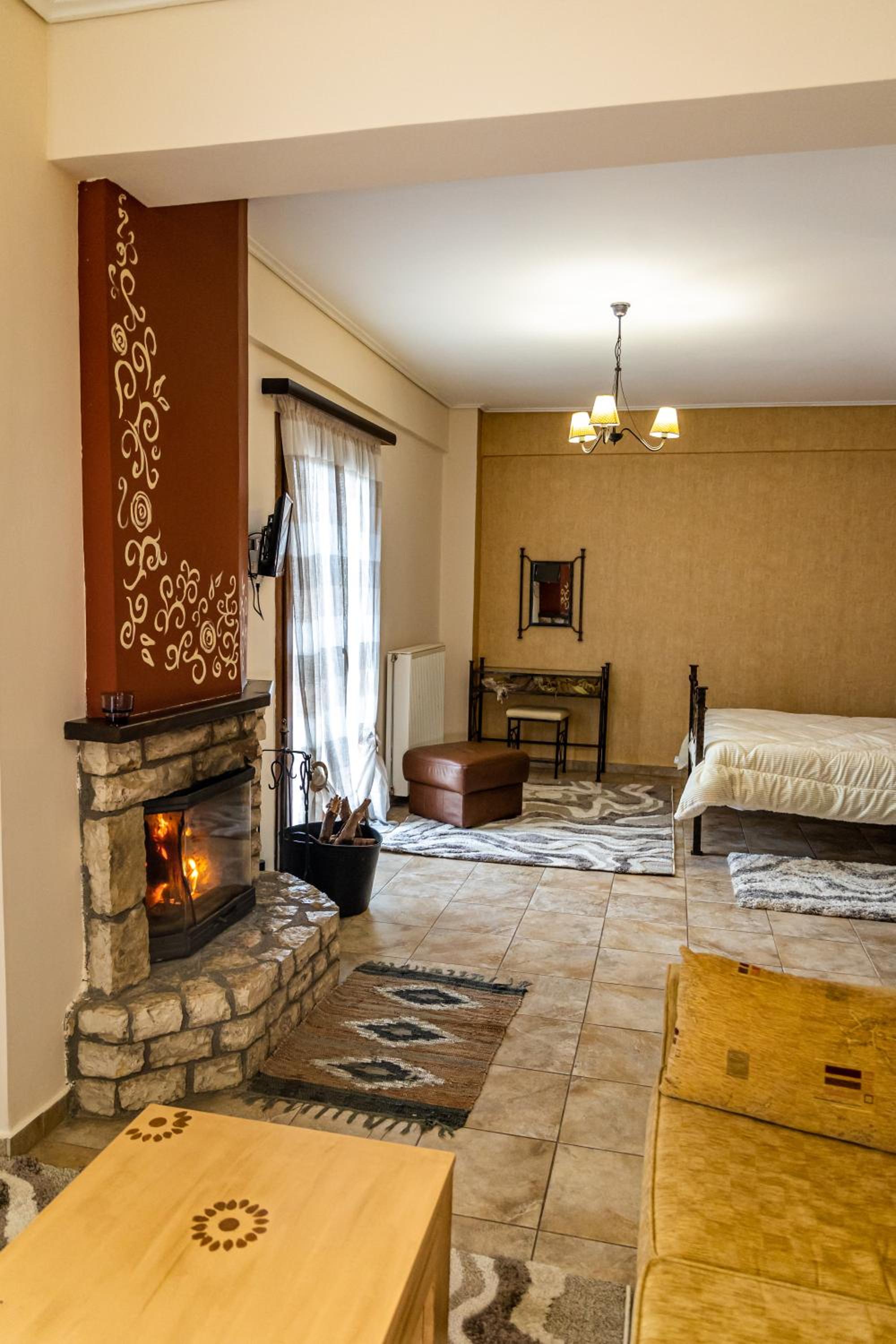 Suite with Fireplace (2 adults) - Photo 5