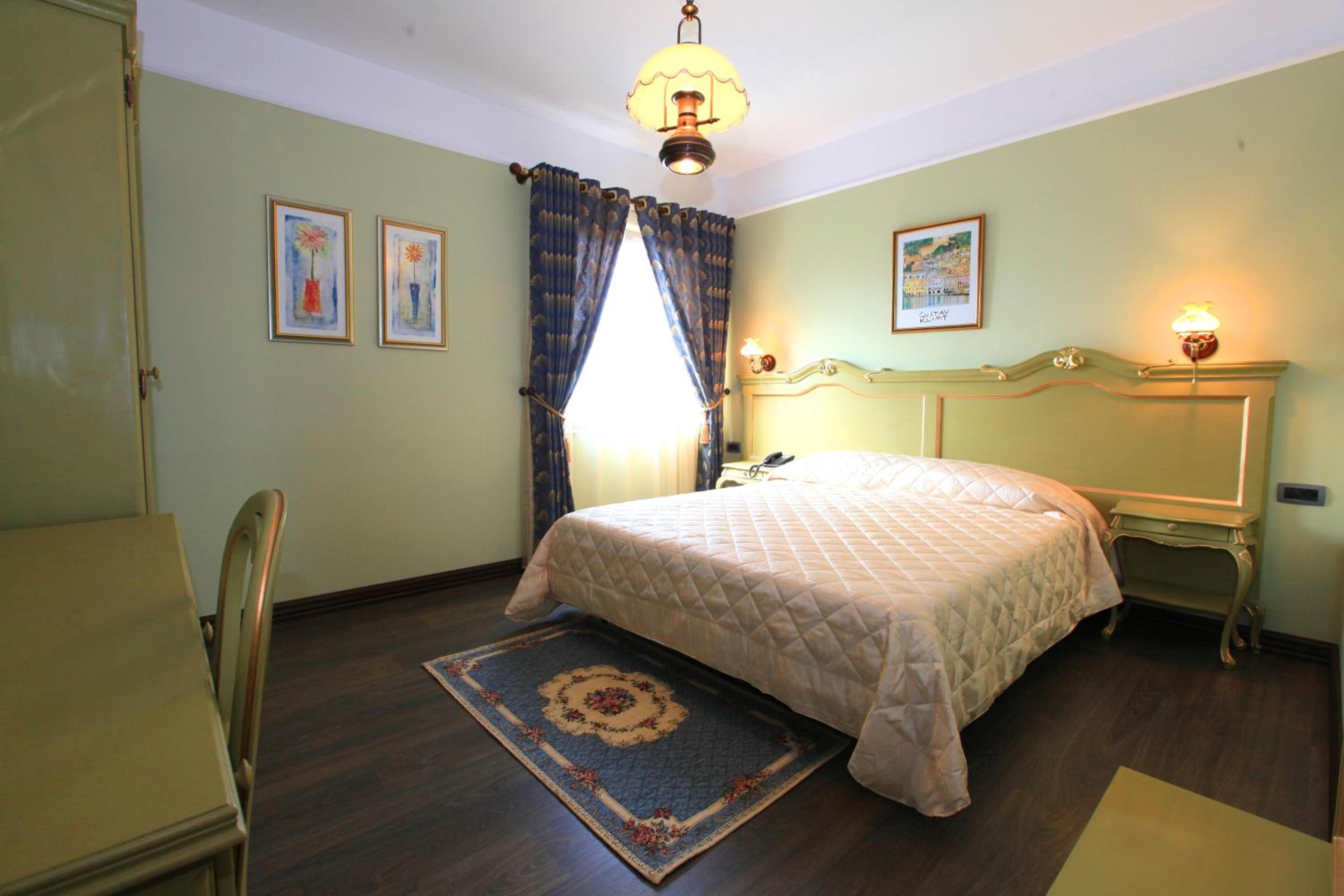 Single Room photo 2