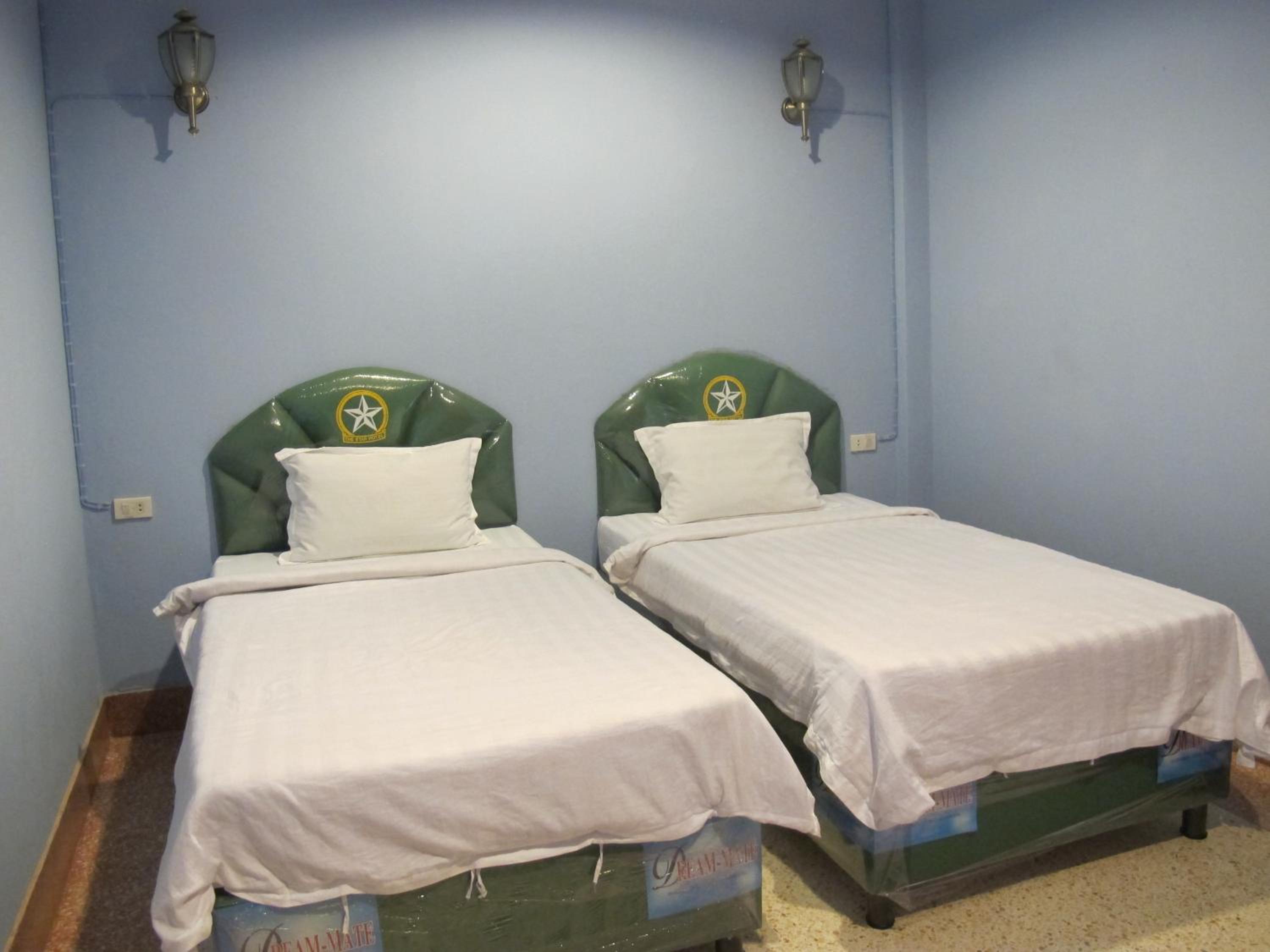 Standard Twin Room photo 3