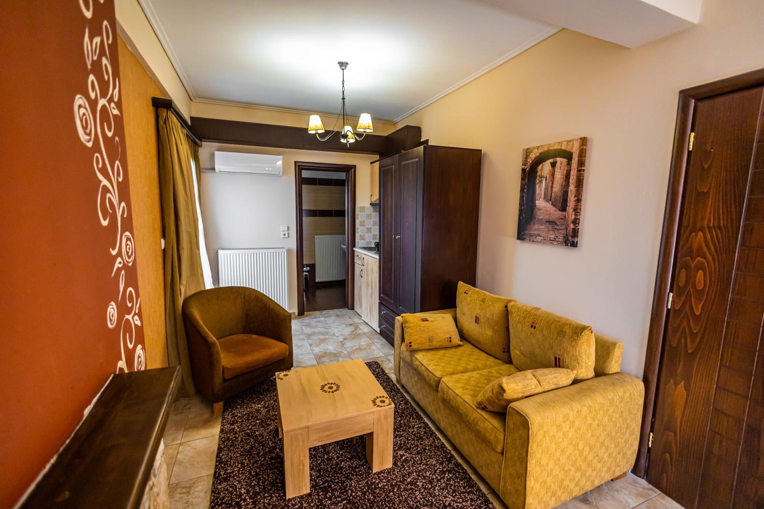 Suite with Fireplace (2 adults) - Photo 8