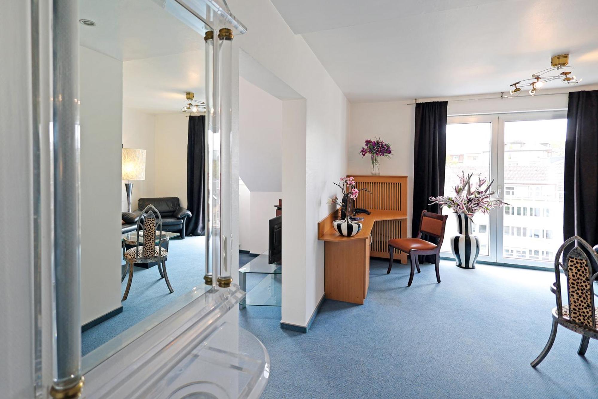 Suite - Photo 6