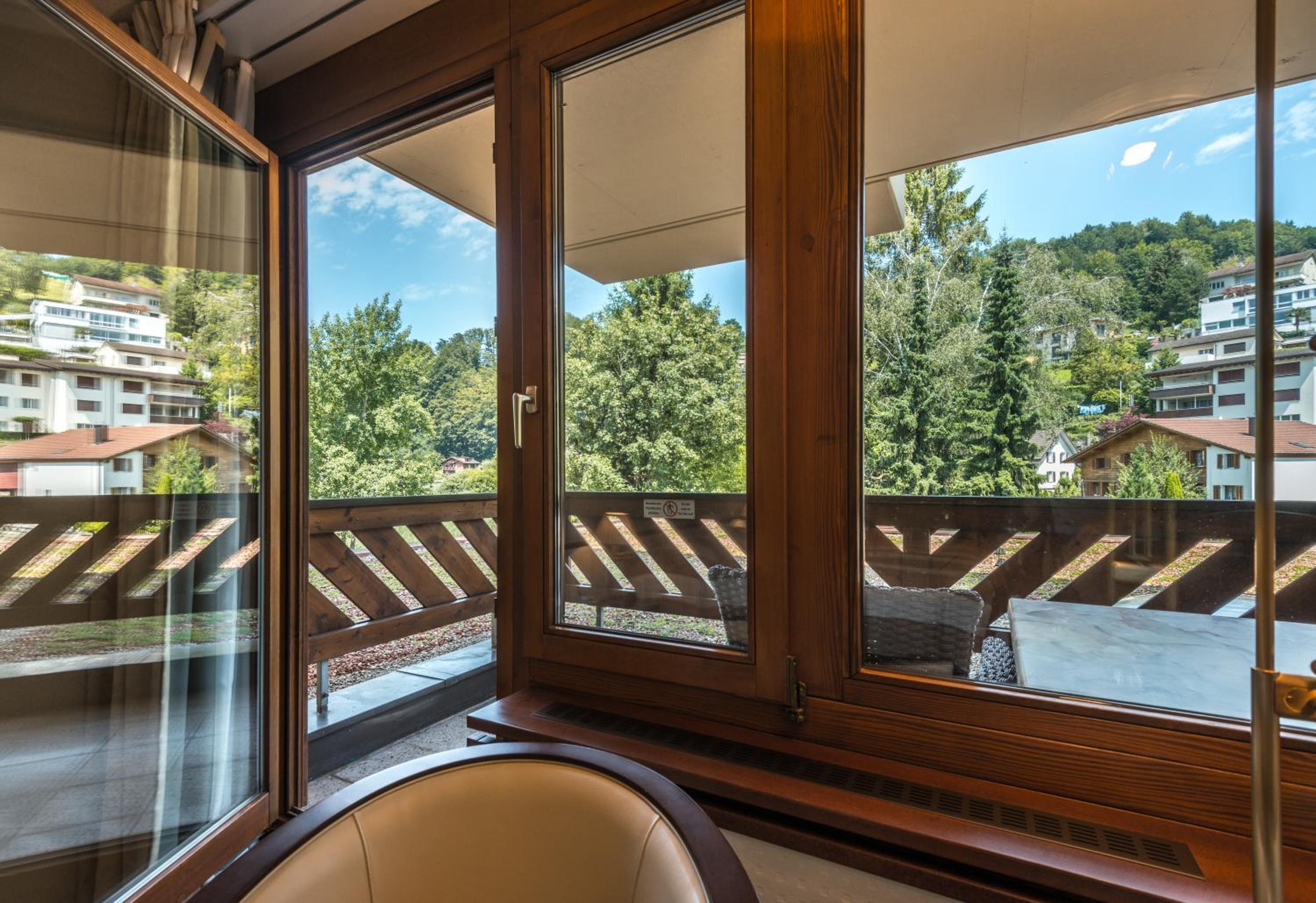 Room with City View - Photo 3