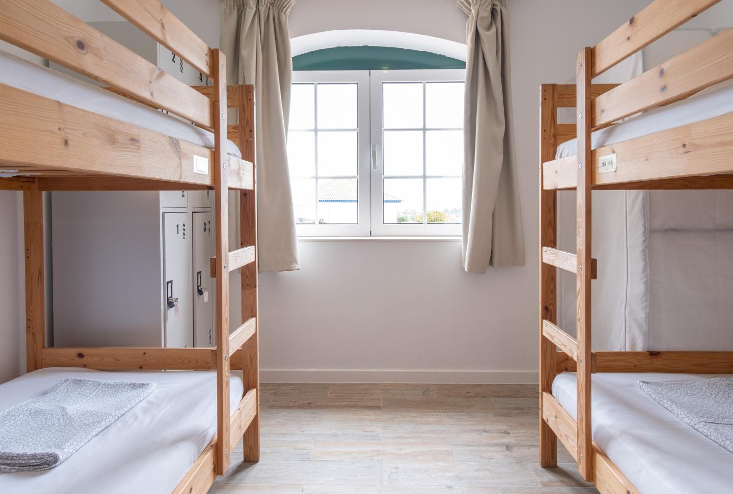 Bed in 4-Bed Mixed Dormitory Room photo 2