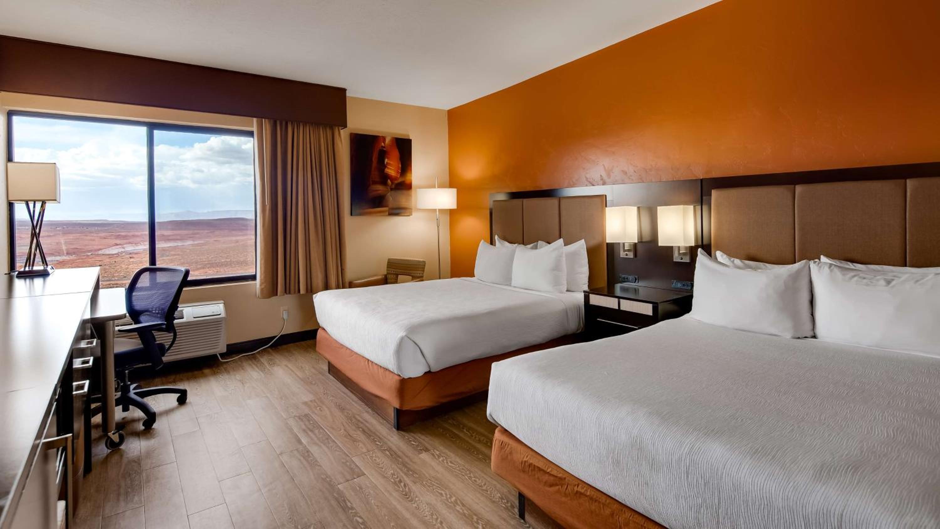 Queen Room with Two Queen Beds and View - Non-Smoking - Photo 1