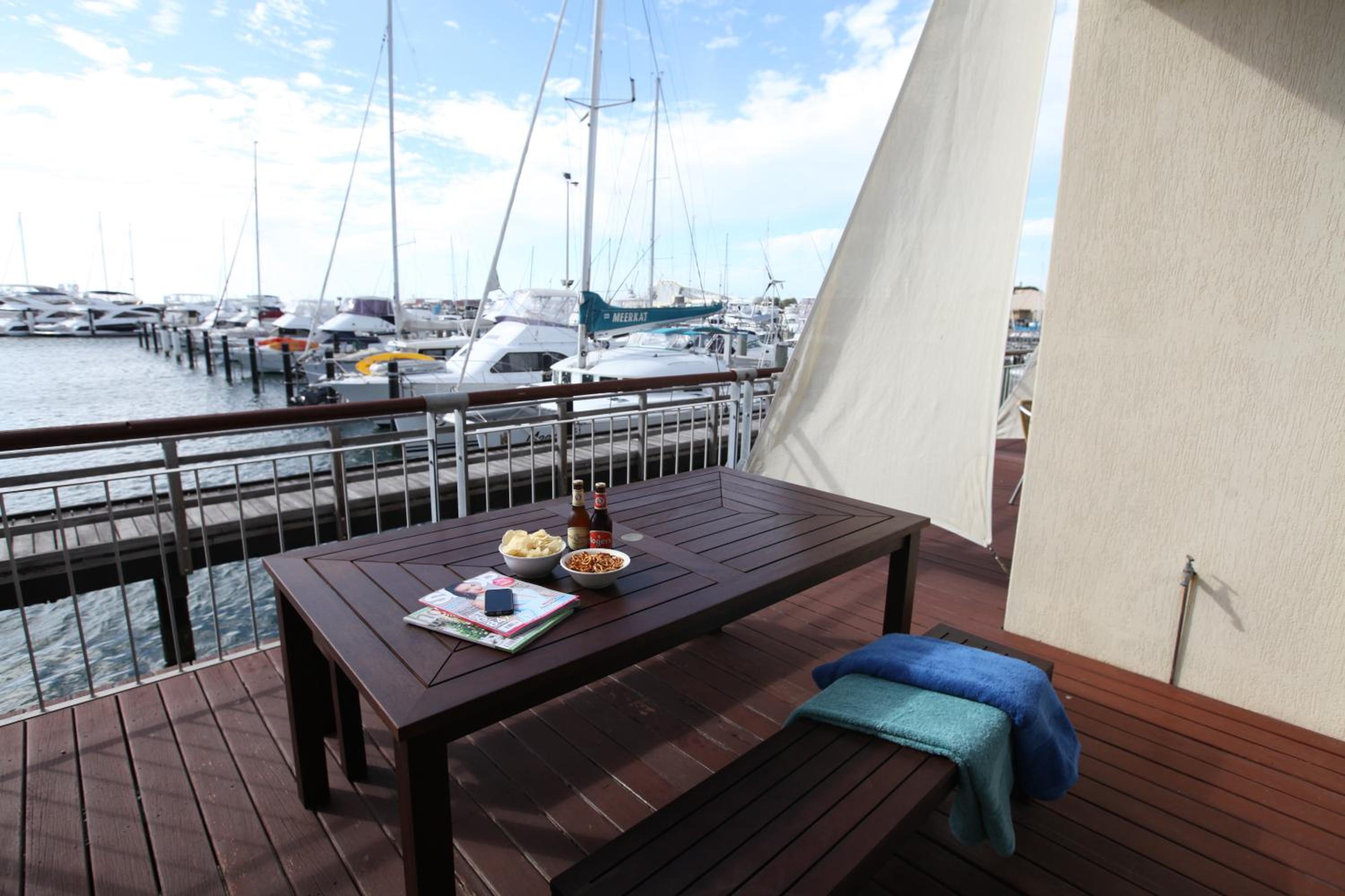 Two-Bedroom Apartment with Marina View photo 2