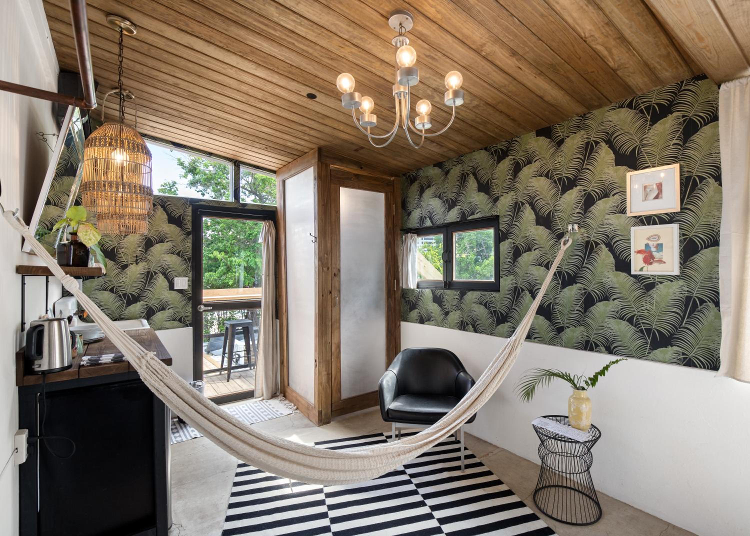 Queen Room with Balcony photo 1