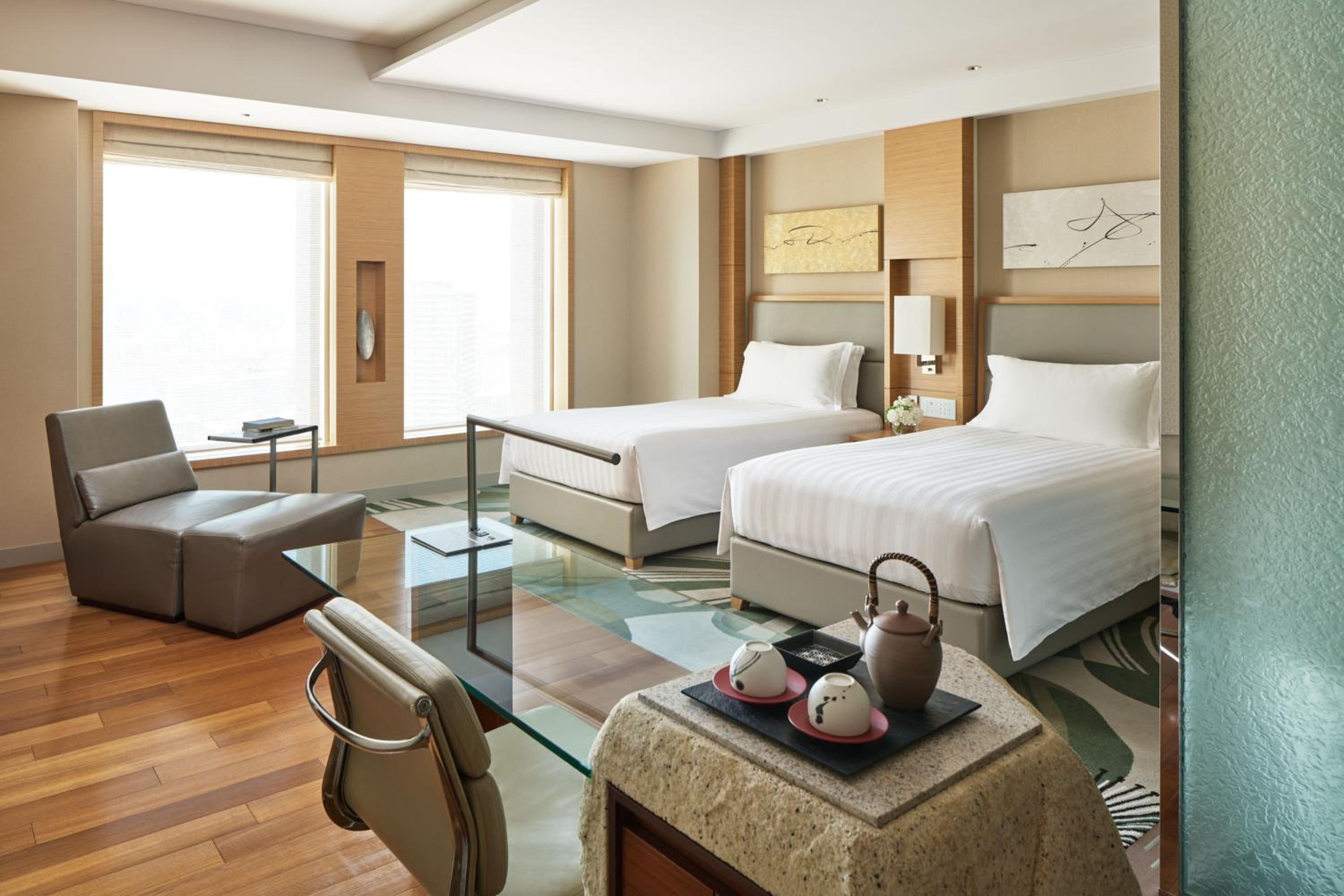 Premium Twin Room - Photo 2