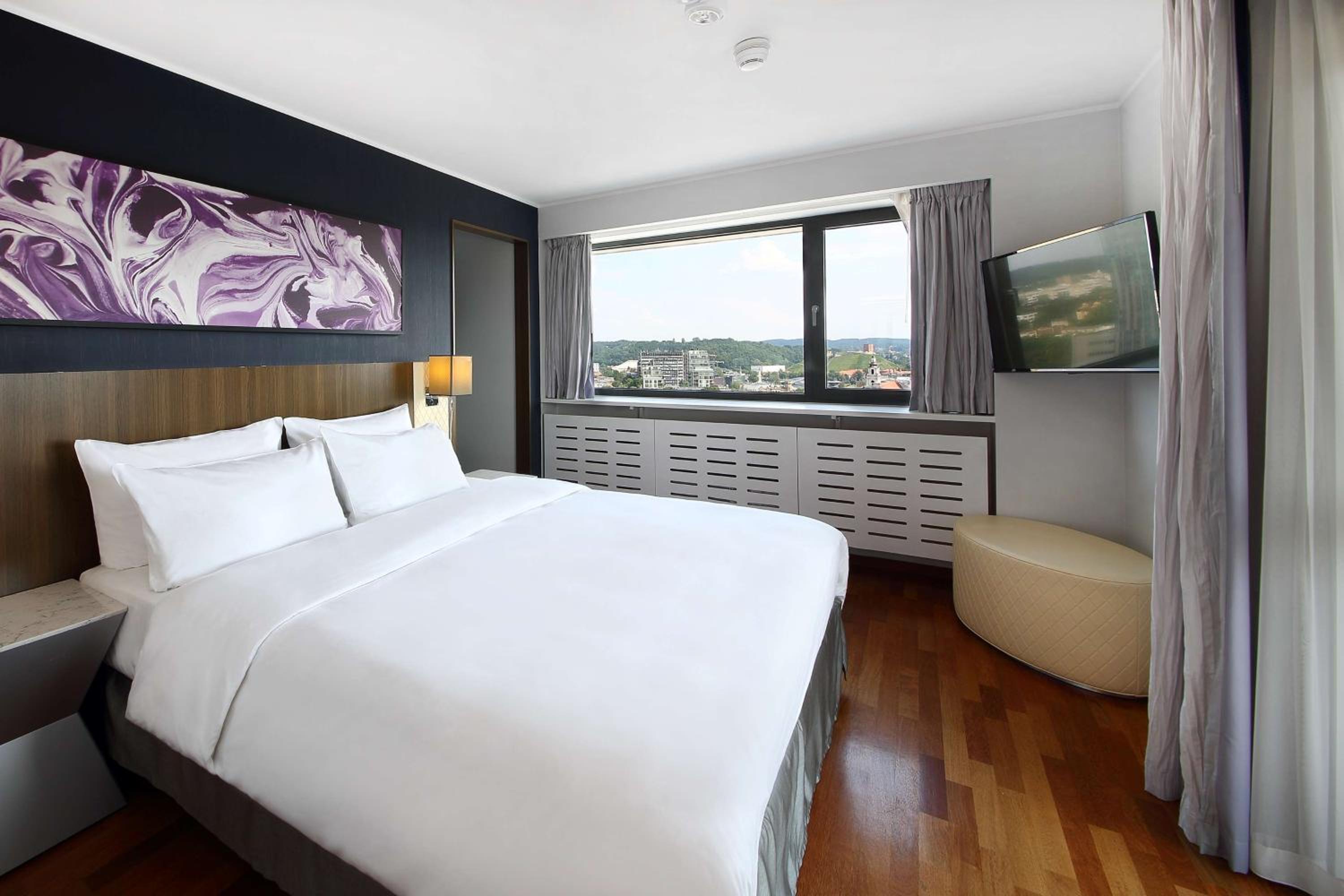 Suite with Balcony and Old Town View