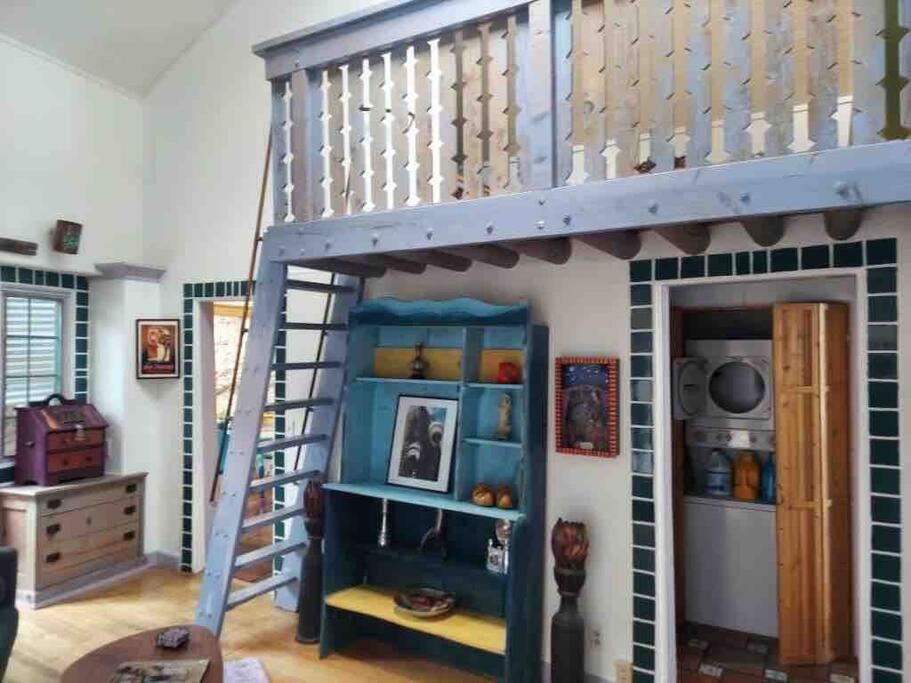 Two-Bedroom House - Photo 1