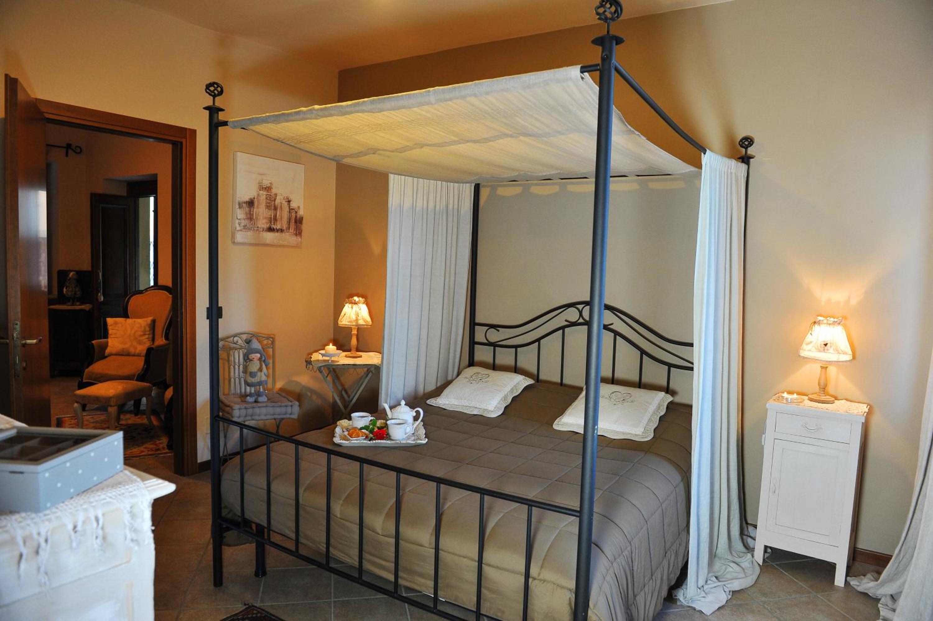 Large Double Room photo 1