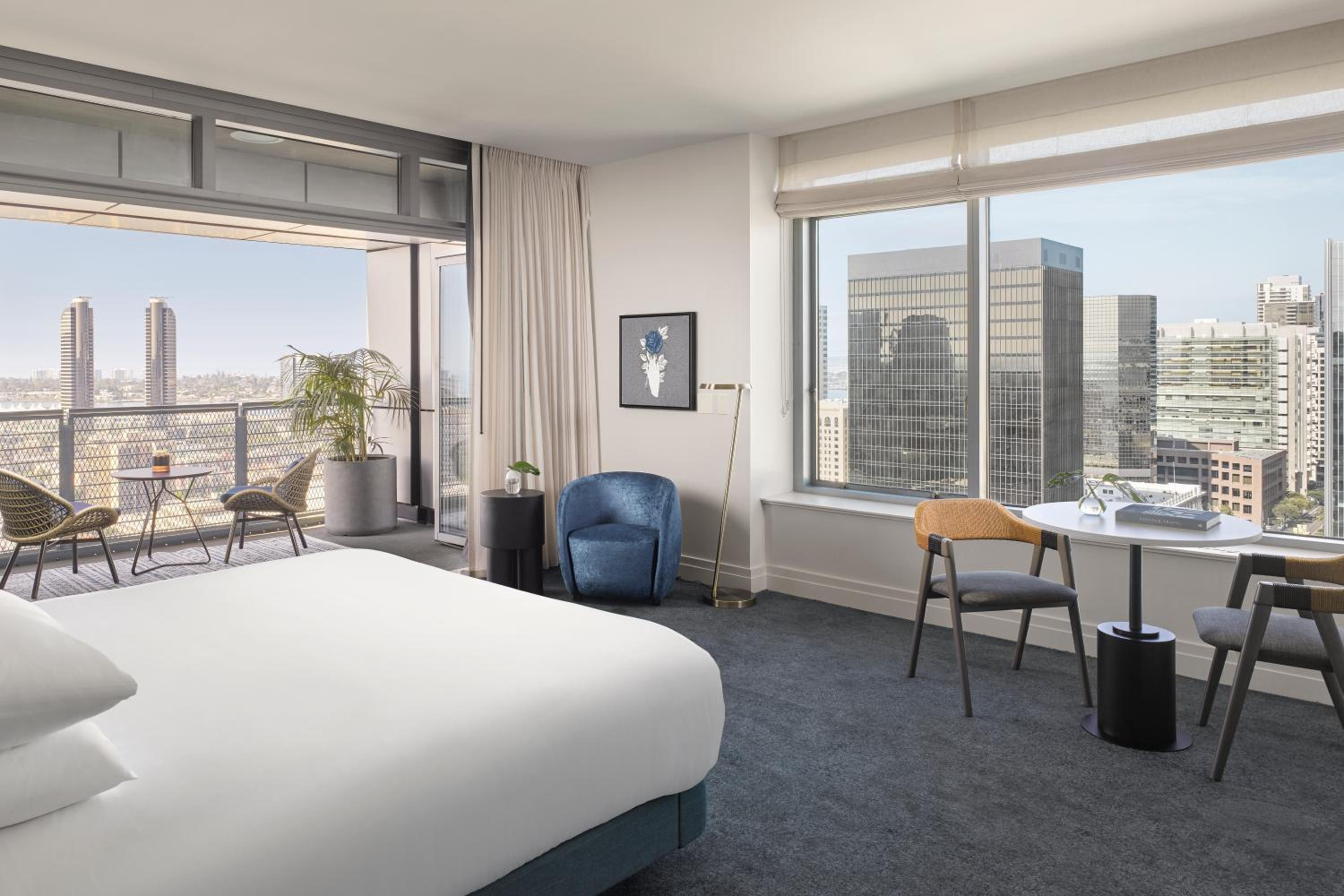 One-Bedroom King Studio Suite with Harbor View photo 1