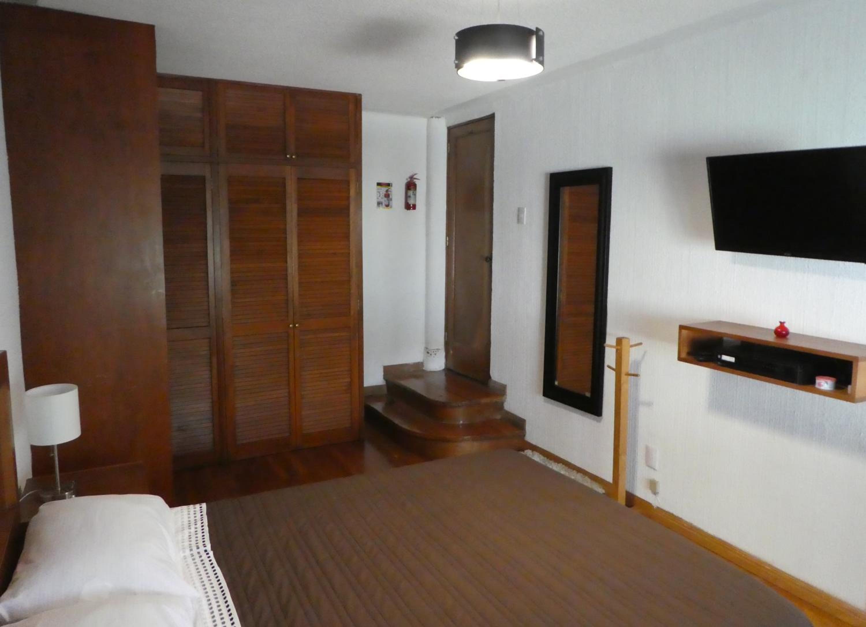 Double Room with Private Bathroom - Photo 3