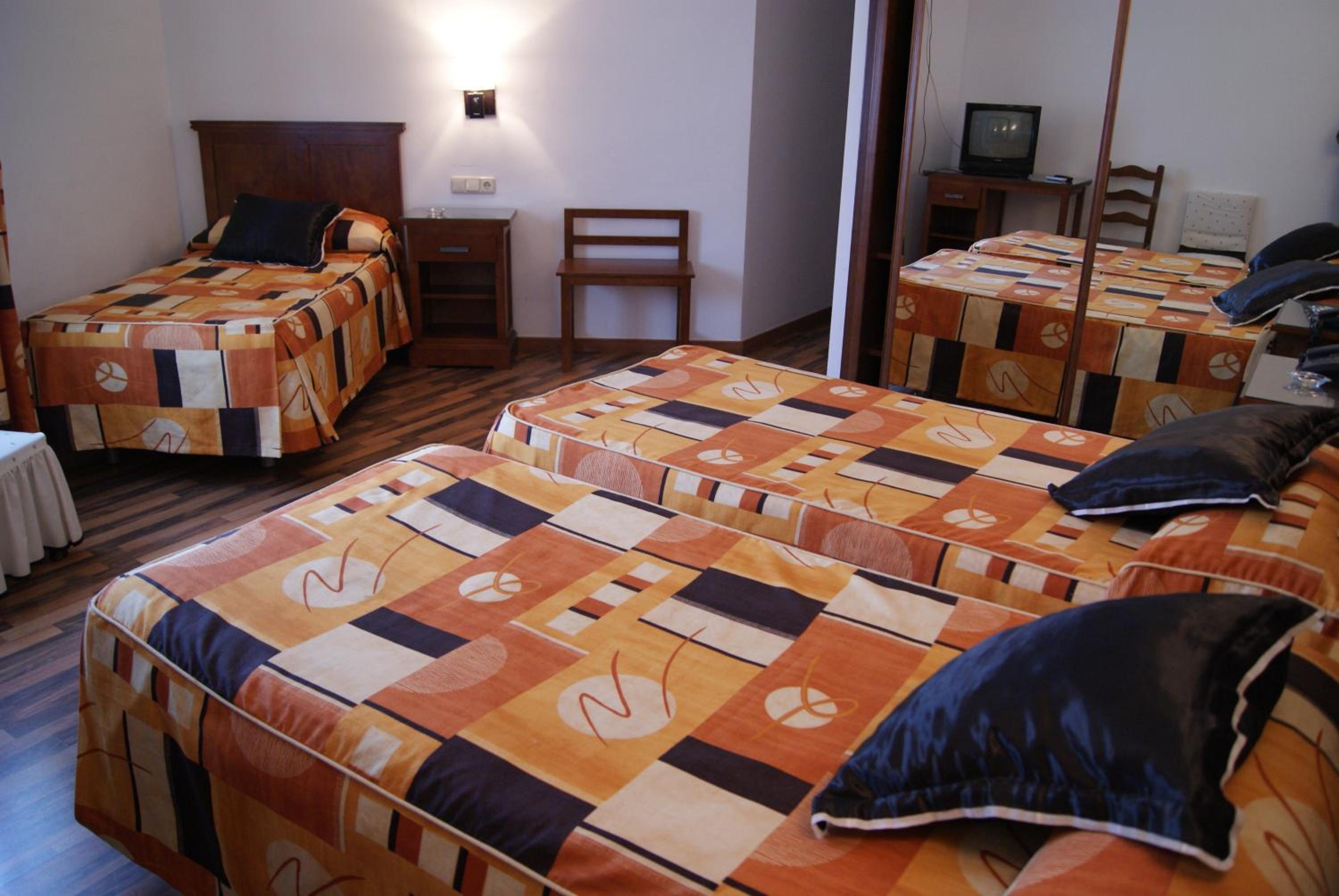 Standard Quadruple Room - Photo 3