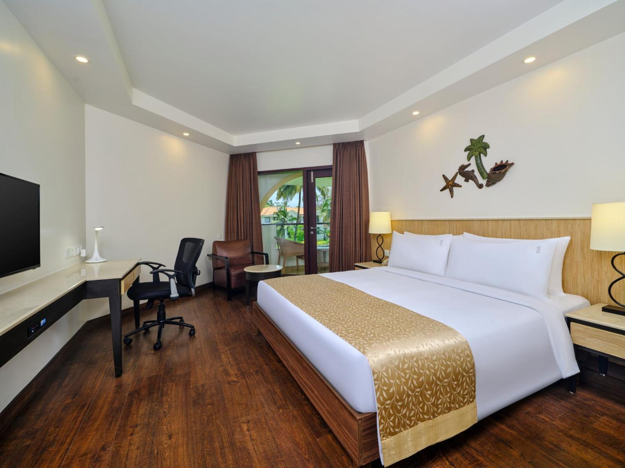Standard King Room - Smoking - Photo 3
