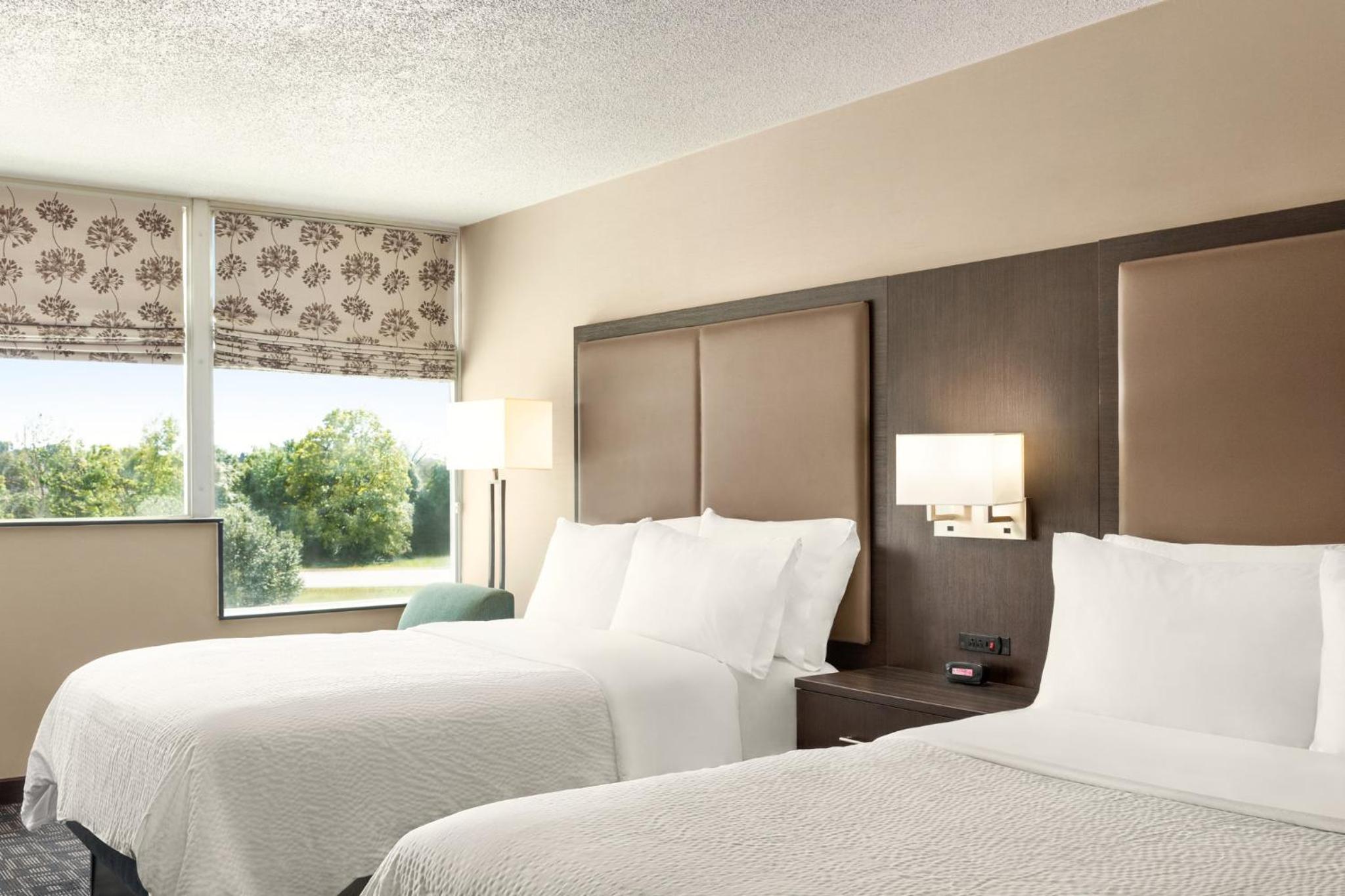 Standard Double Room with Two Double Beds - Photo 2